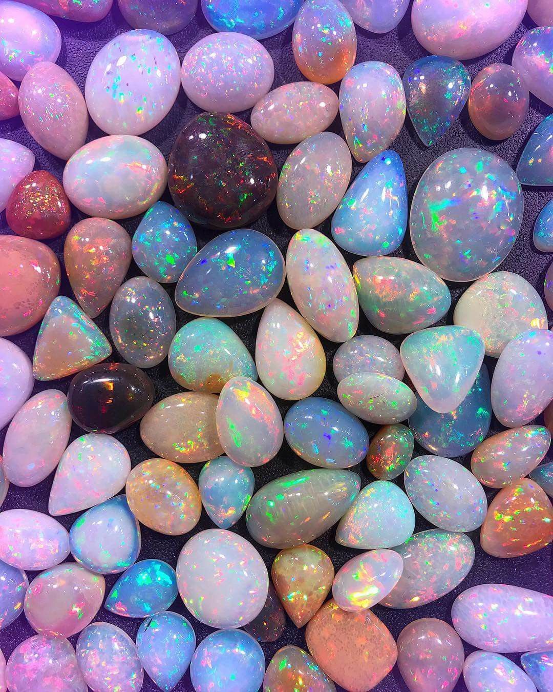 Opali levigati colorati iridescenti, 1080x1350 Full HD Verticale, Smartphone