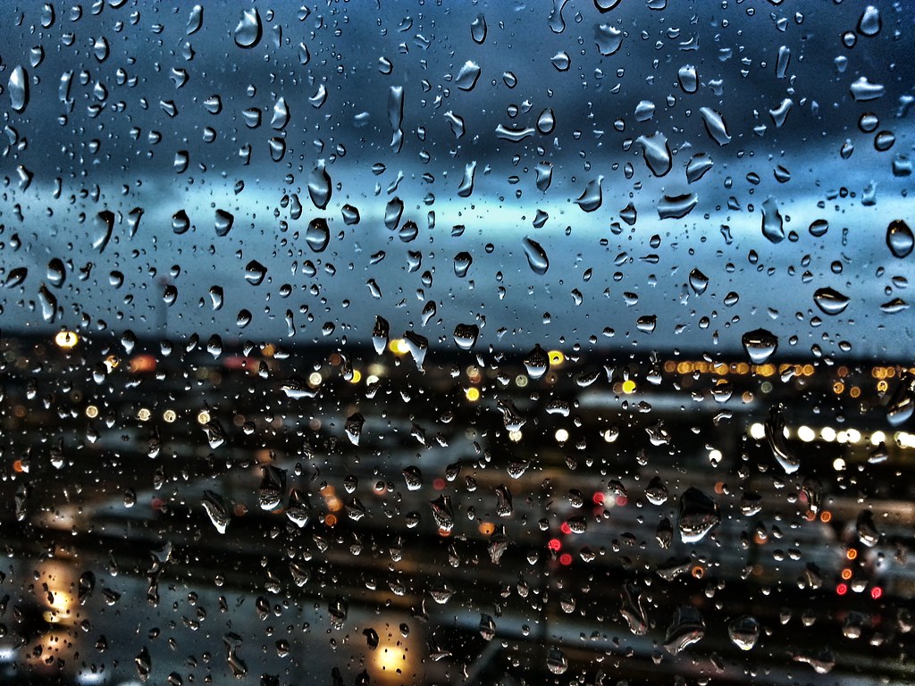 Gocce di pioggia su vetro, 1024x768 HD, Laptop