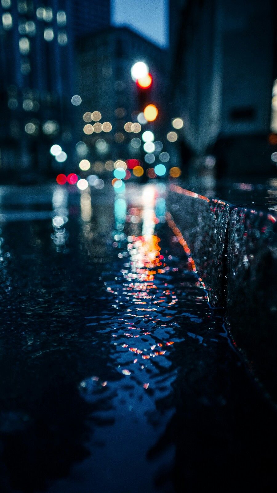 strada bagnata luci notturne bokeh, 900x1600 Full HD Verticale, Smartphone