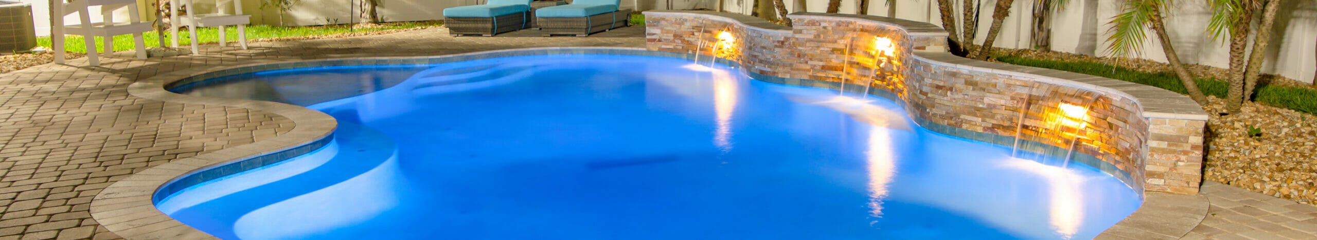 Piscina interrata con illuminazione, 2560x467 21:9, Ultrawide