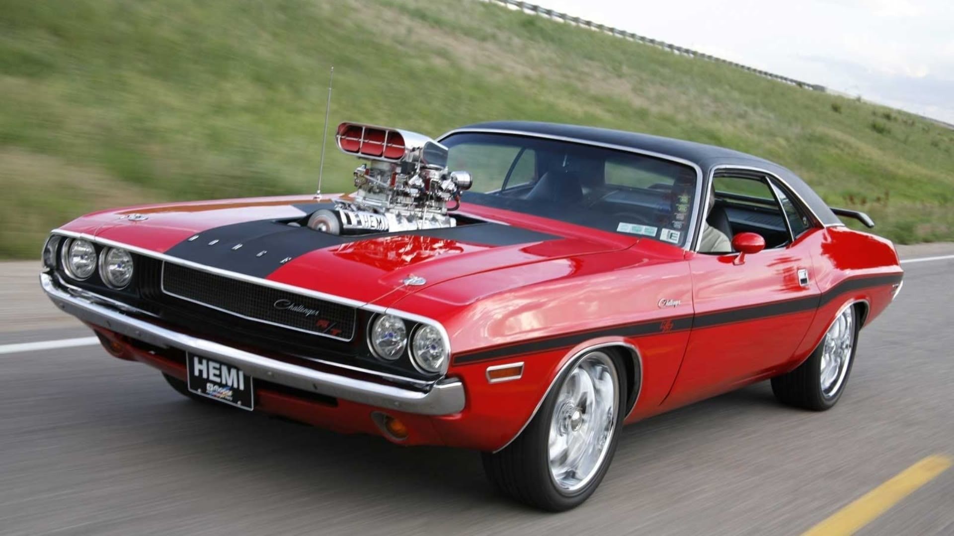 Due muscle car classiche strada, 4096x2731 Ultra HD, 4K TV