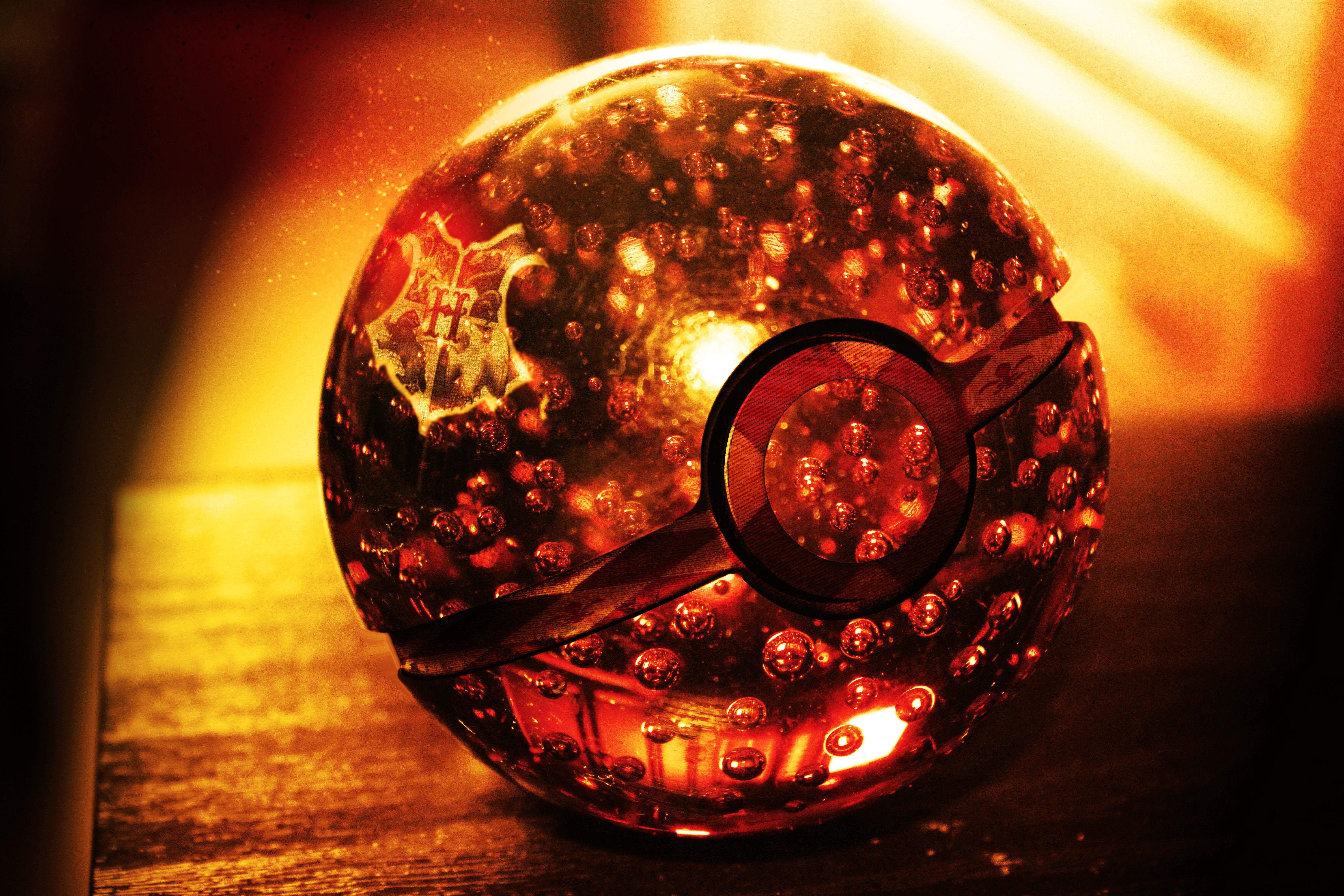 Poké Ball rossa illuminata, 4752x3168 UHD, PC 4K
