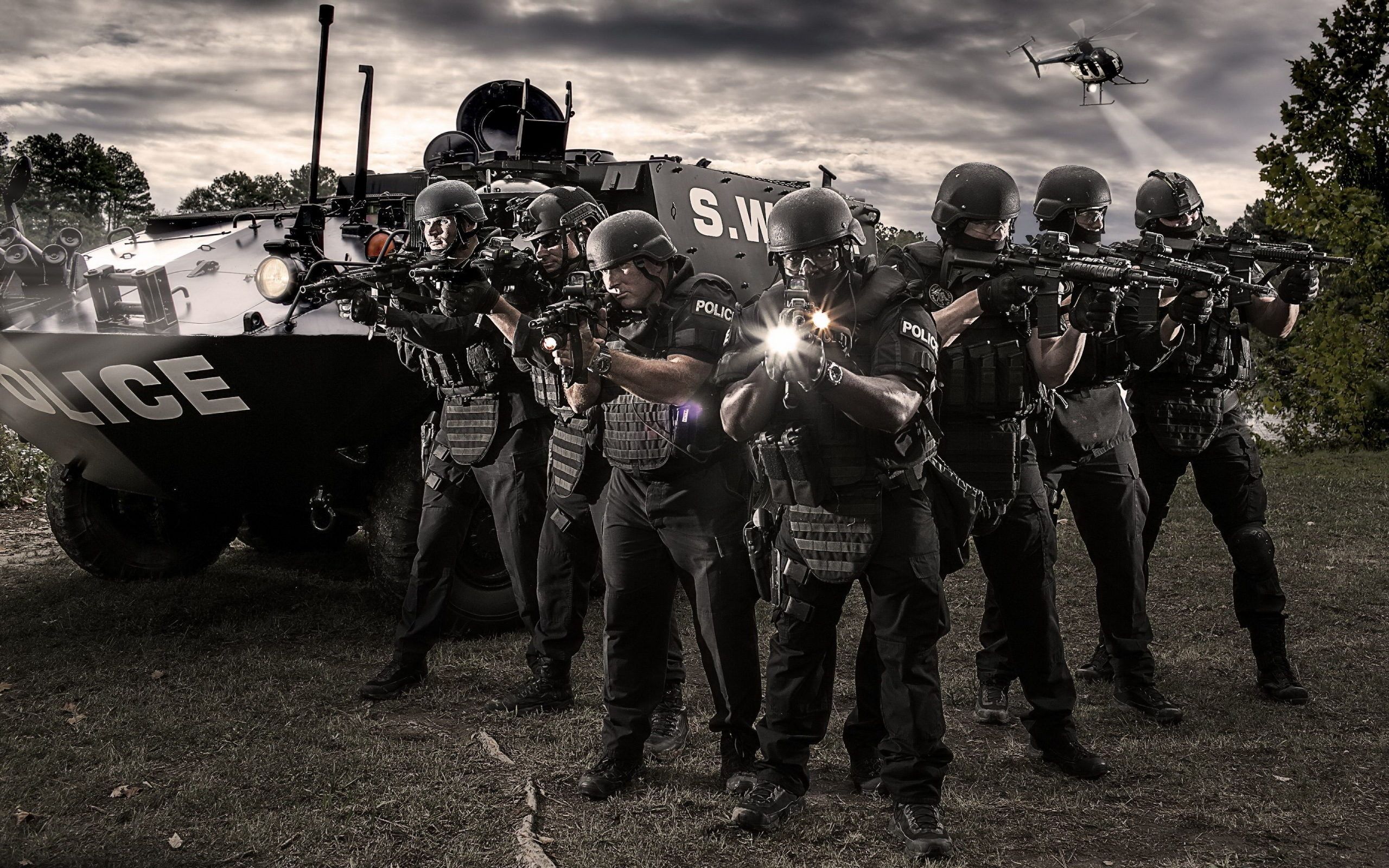Squadra SWAT con veicolo blindato, 2560x1600 2K+, PC