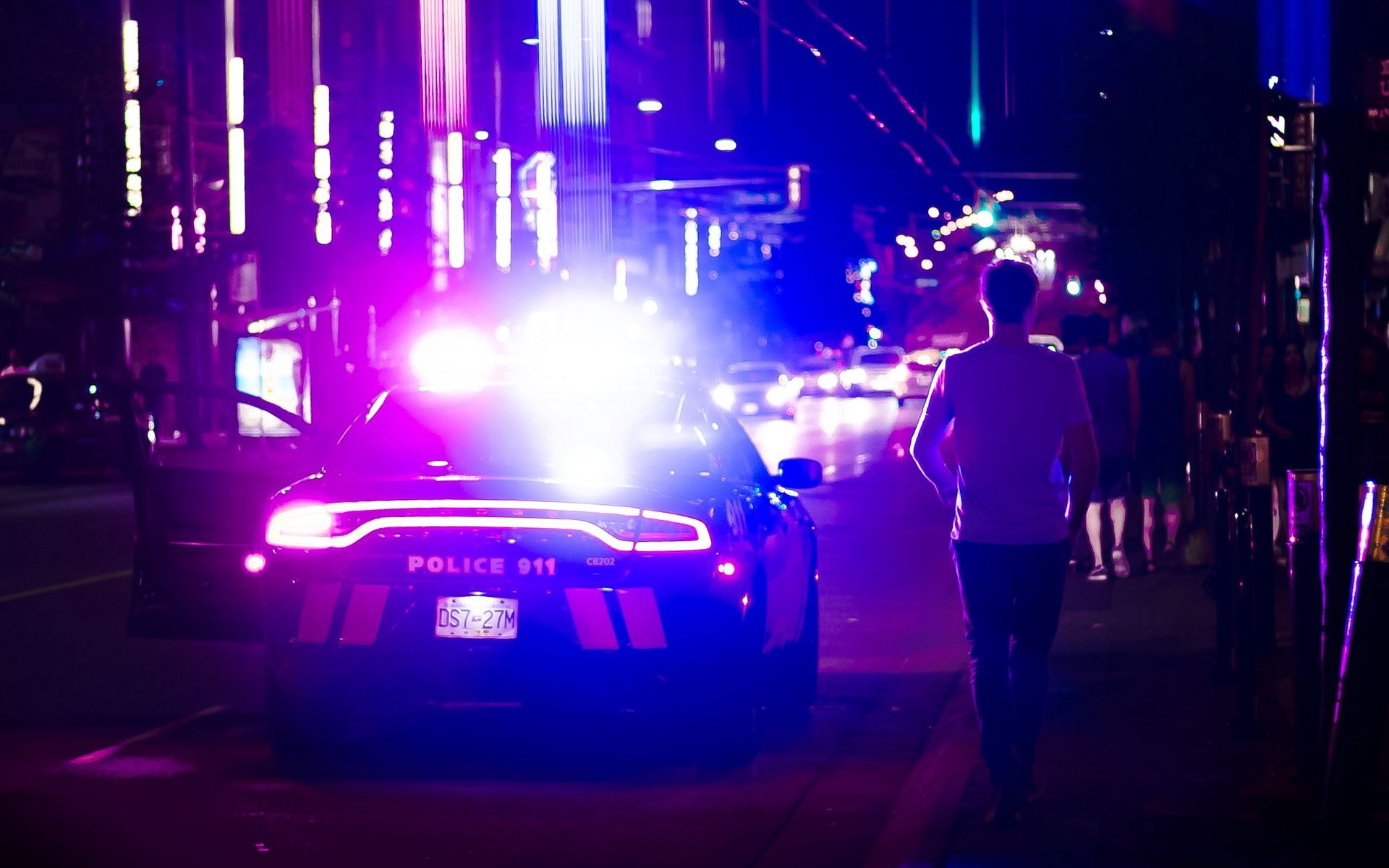 Auto polizia luci notturne, 1920x1200 Full HD+ WUXGA, Desktop