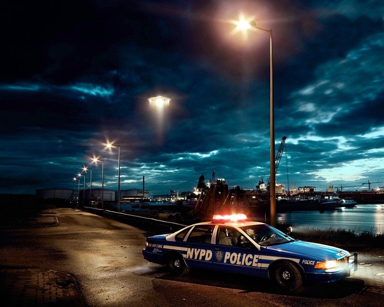 Auto polizia NYPD notturna, 1280x1024 720p, Laptop