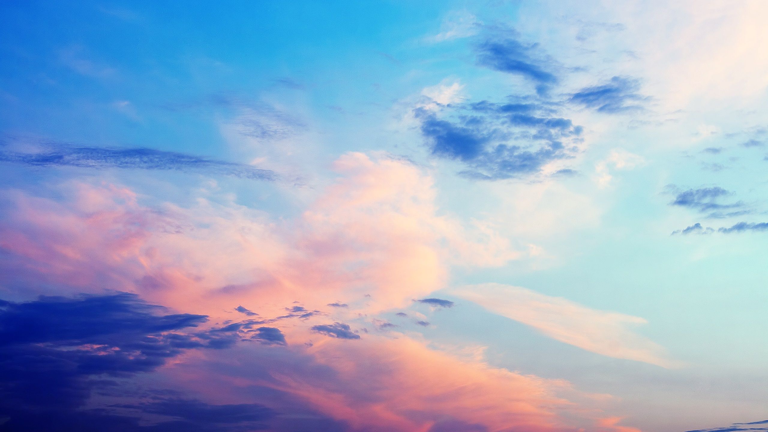 Cielo pomeridiano con nuvole rosa, 2560x1440 QHD, Laptop