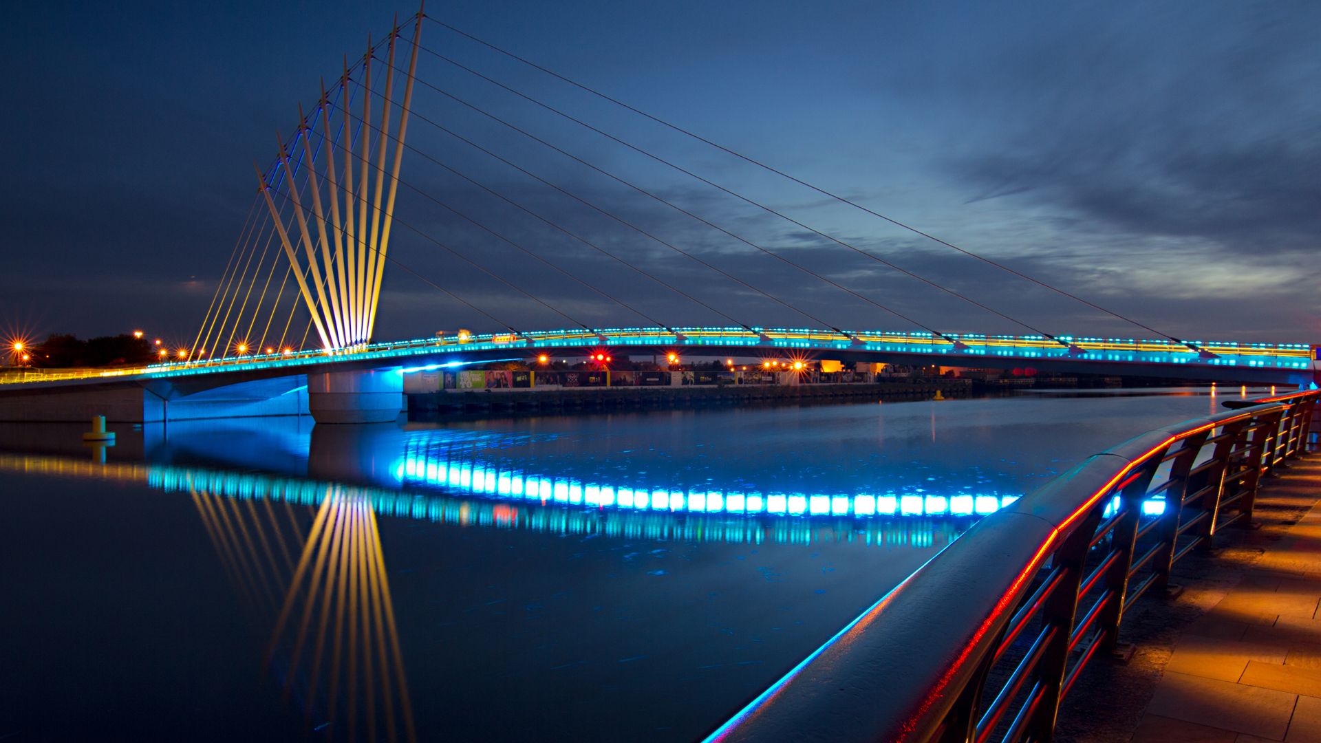Ponte illuminato notturno blu, 1920x1080 Full HD 1080p, PC