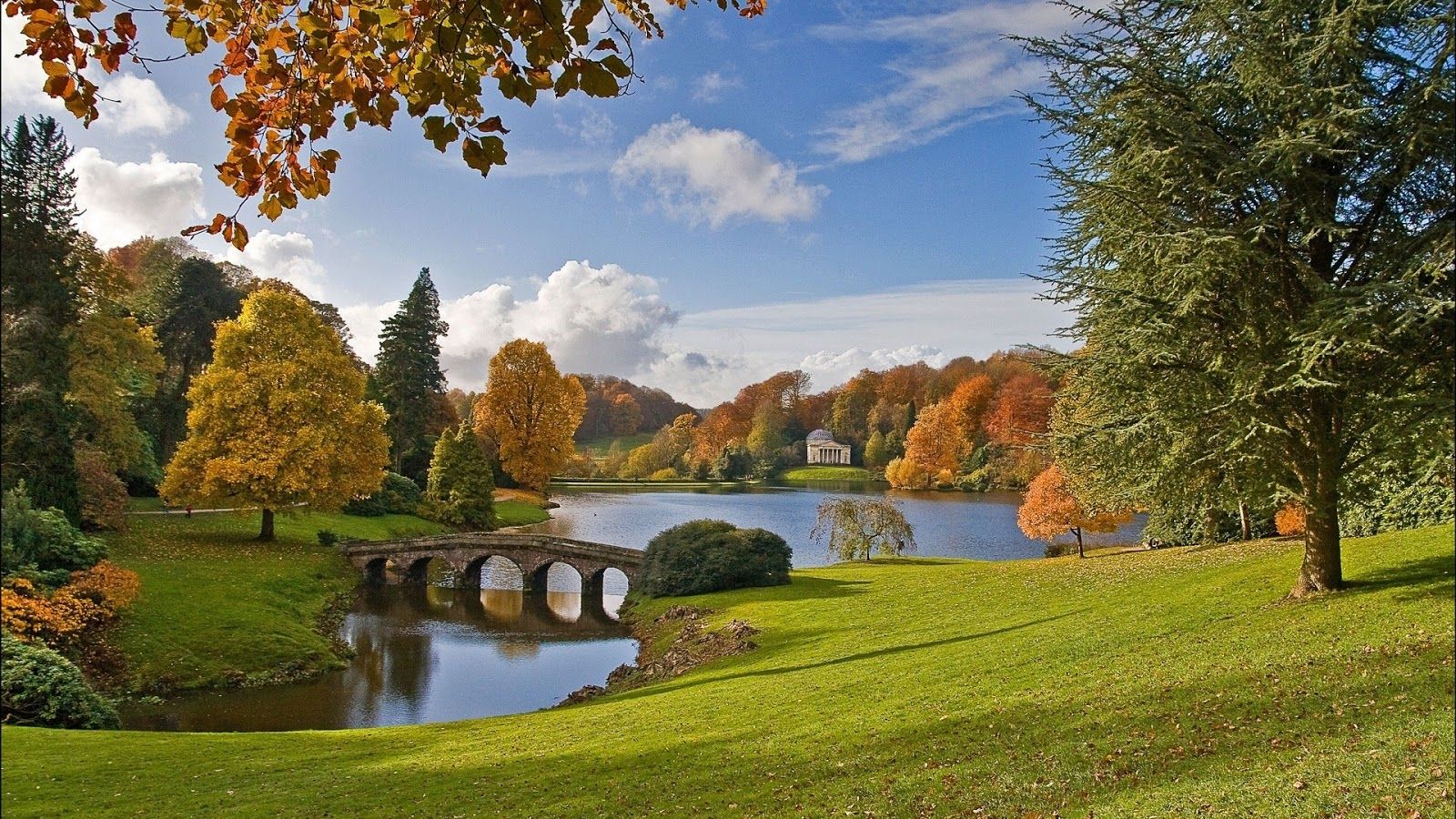 Ponte in pietra parco autunnale, 1600x900 HD Ready, PC Desktop