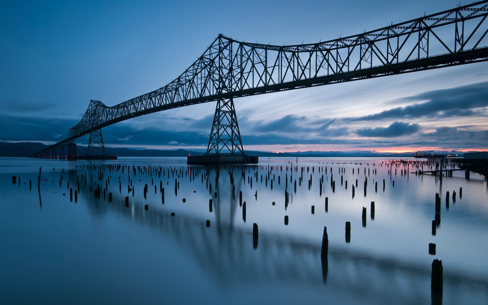 Ponte metallico su fiume al tramonto, 1920x1200 Full HD+, PC