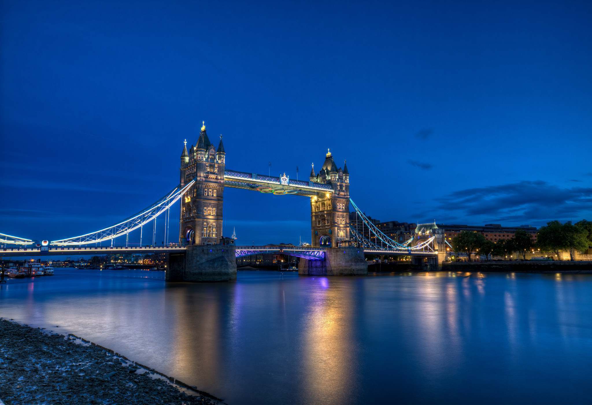 Tower Bridge Londra notte, 2048x1402 2K, PC Desktop