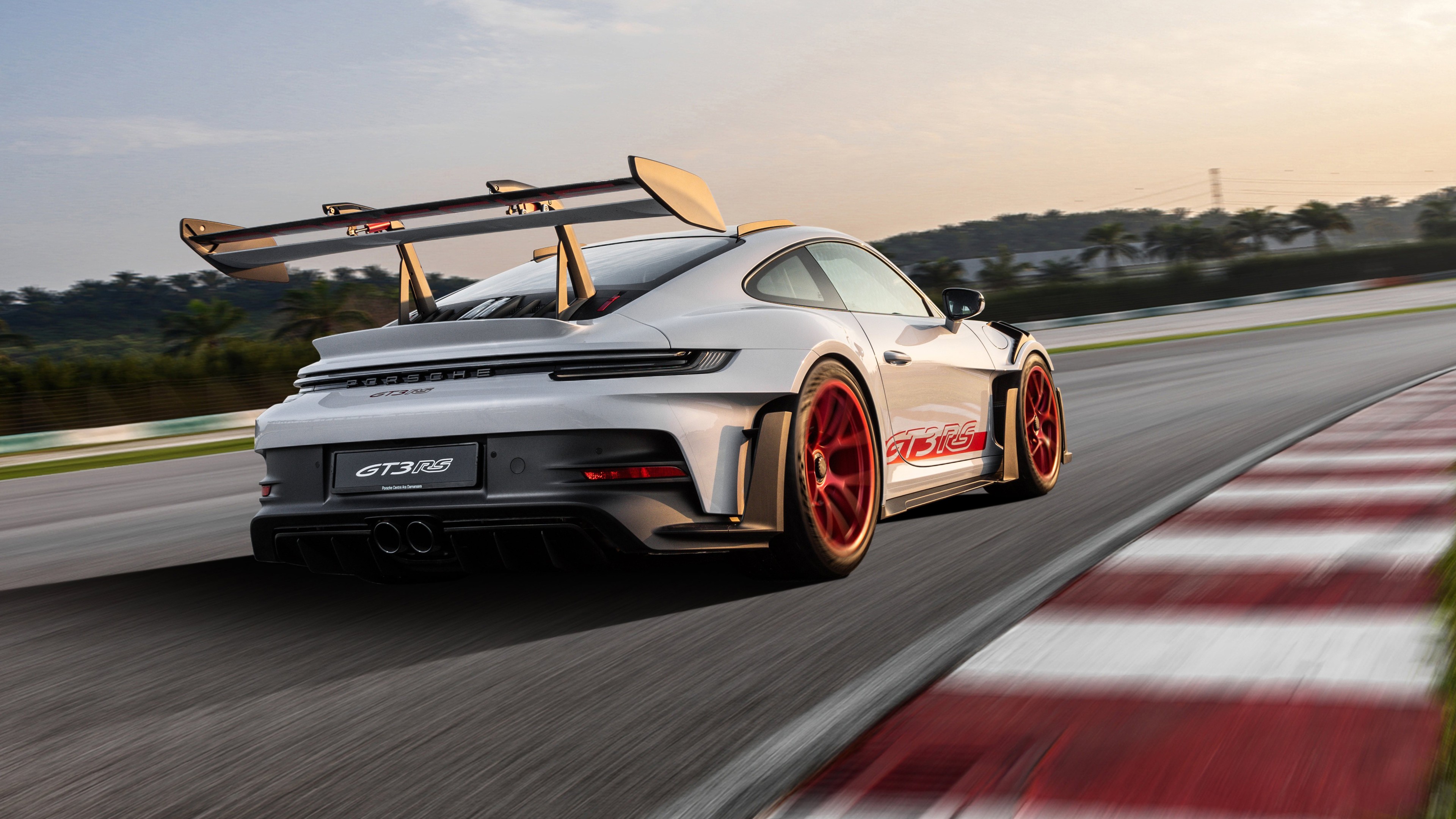 Porsche 911 GT3 RS bianca pista, 3840x2160 4K Ultra HD, Monitor 4K