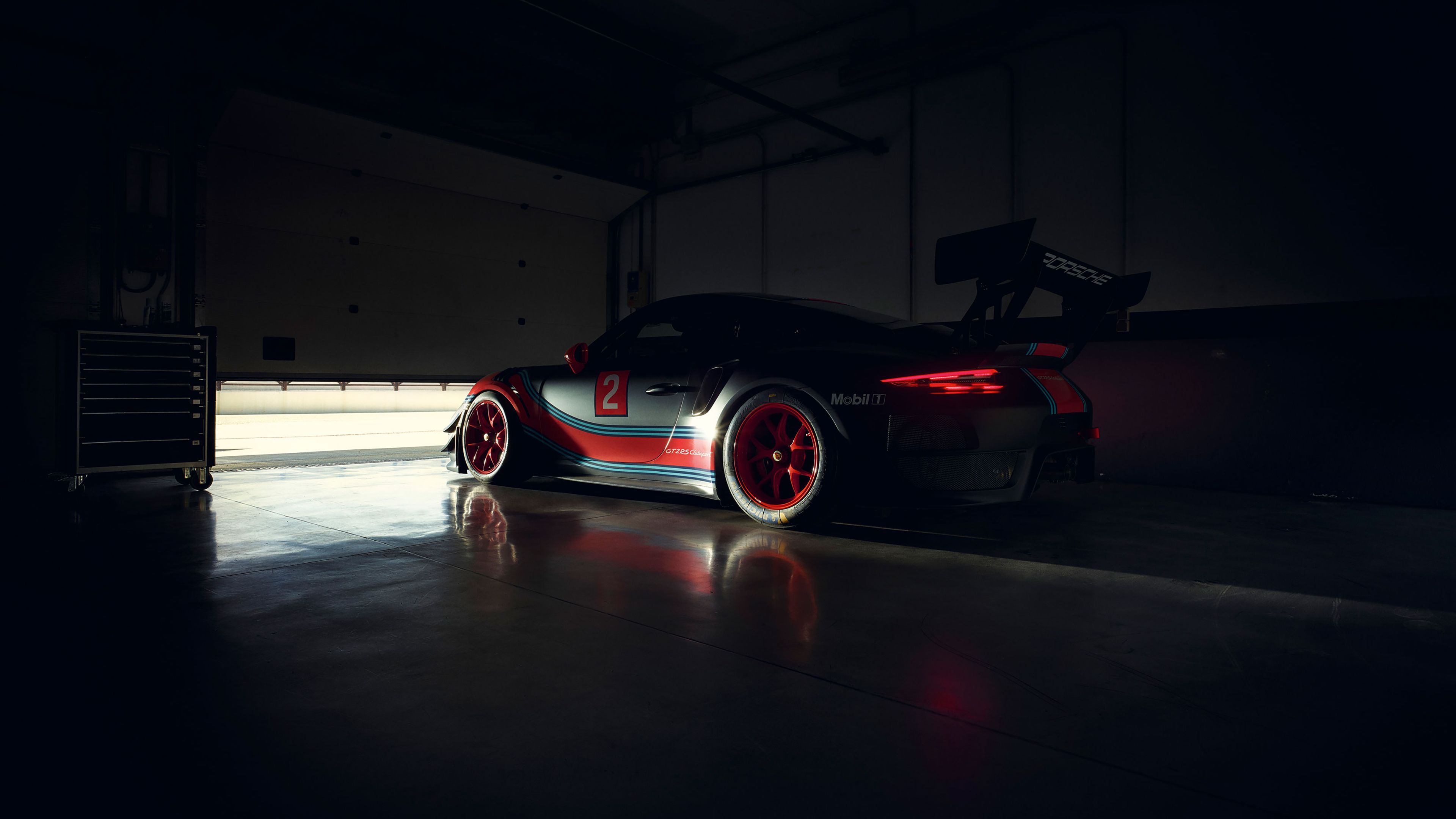 Porsche 911 GT2 RS garage, 3840x2160 UHD, PC 4K