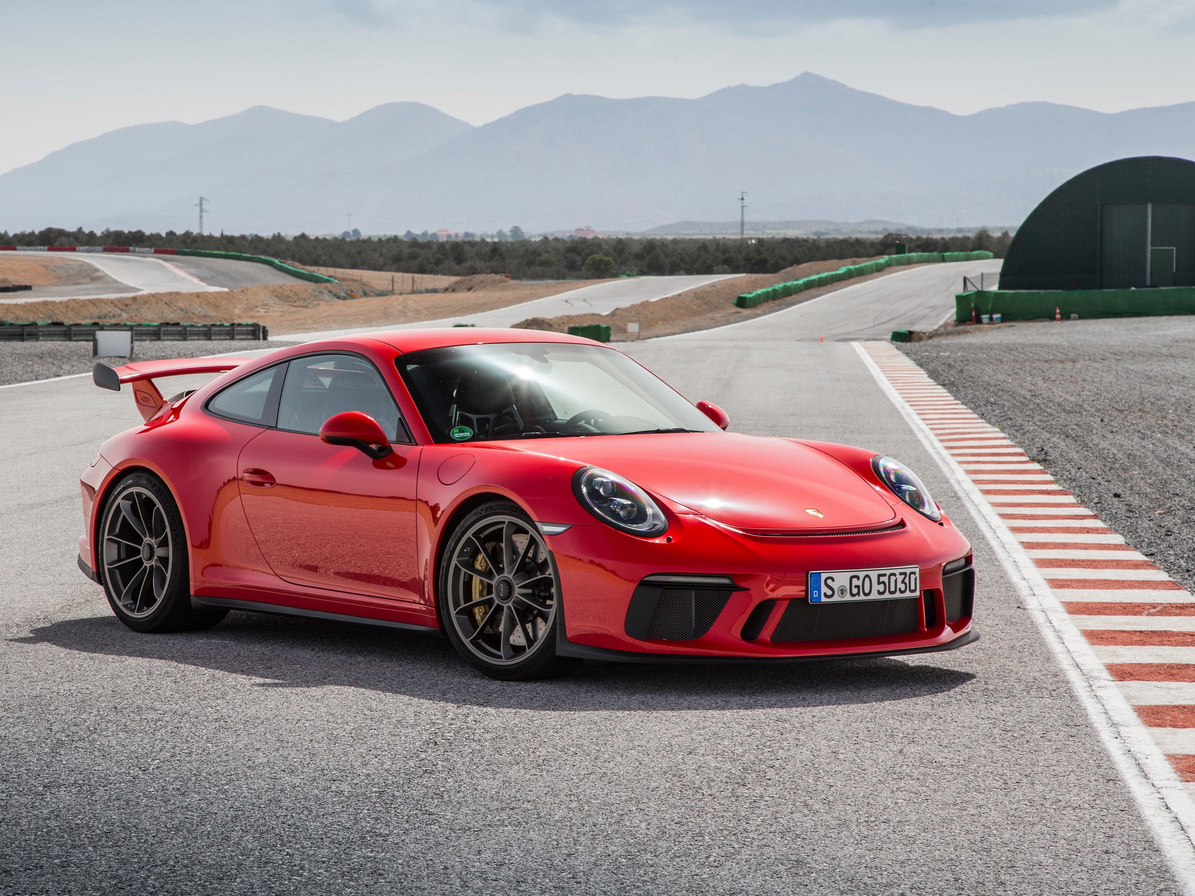 Porsche 911 GT3 rossa, 4096x3072 4K Ultra HD, Monitor 4K