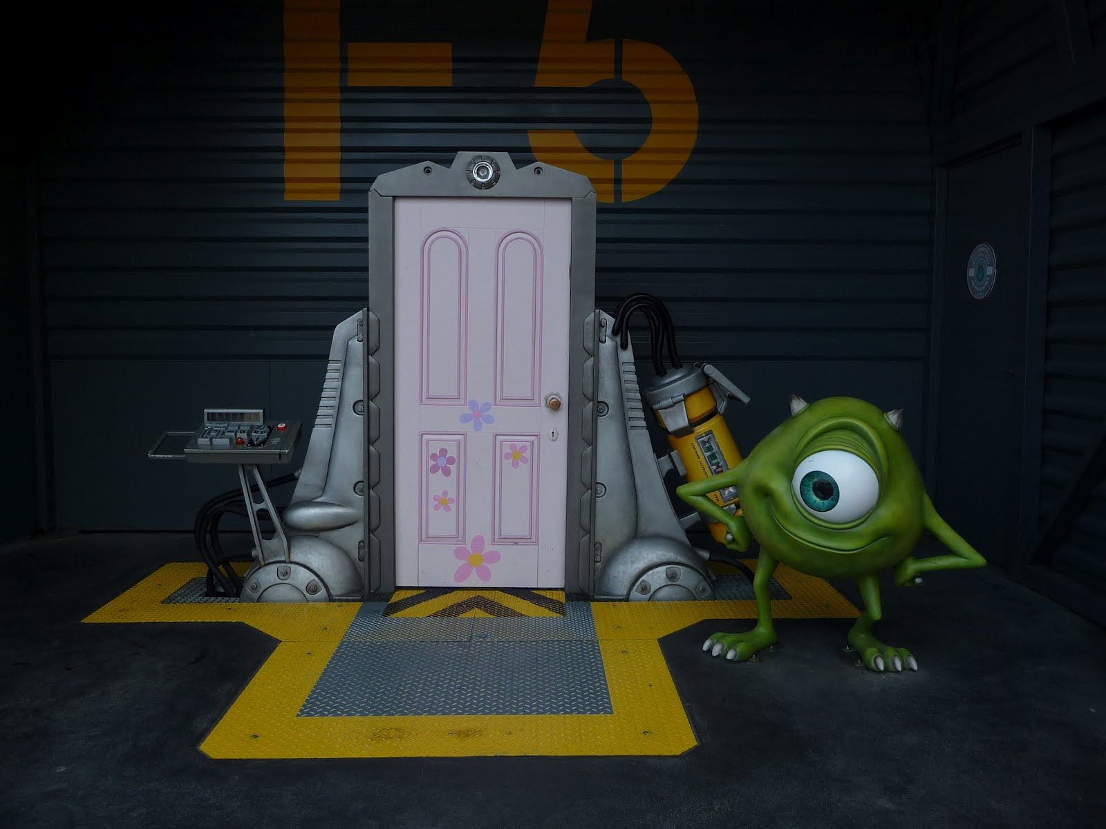Mike Wazowski porta Monsters & Co., 1600x1200 HD Ready, PC