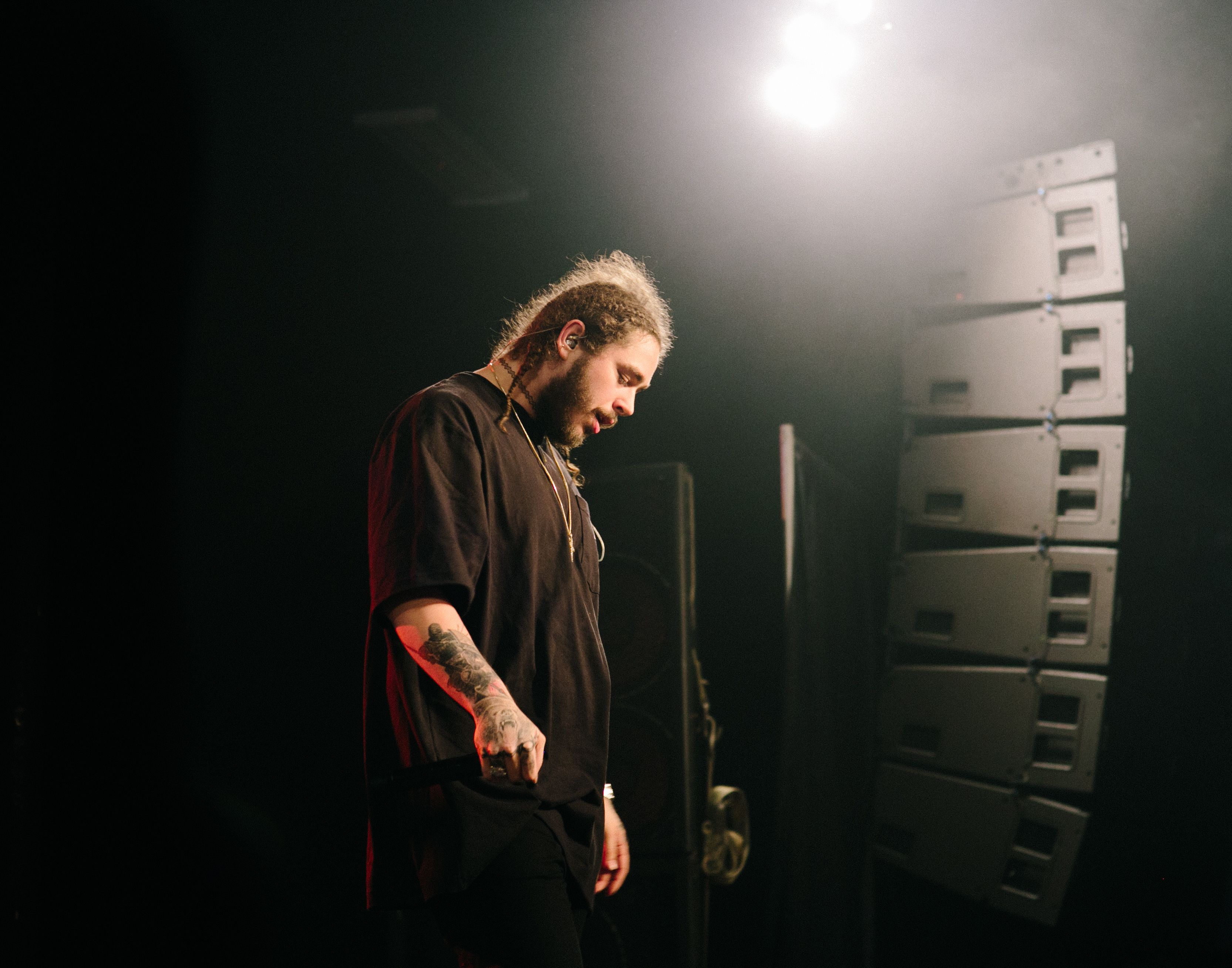 Post Malone backstage concerto, 3330x2615 2K+, Monitor Gaming
