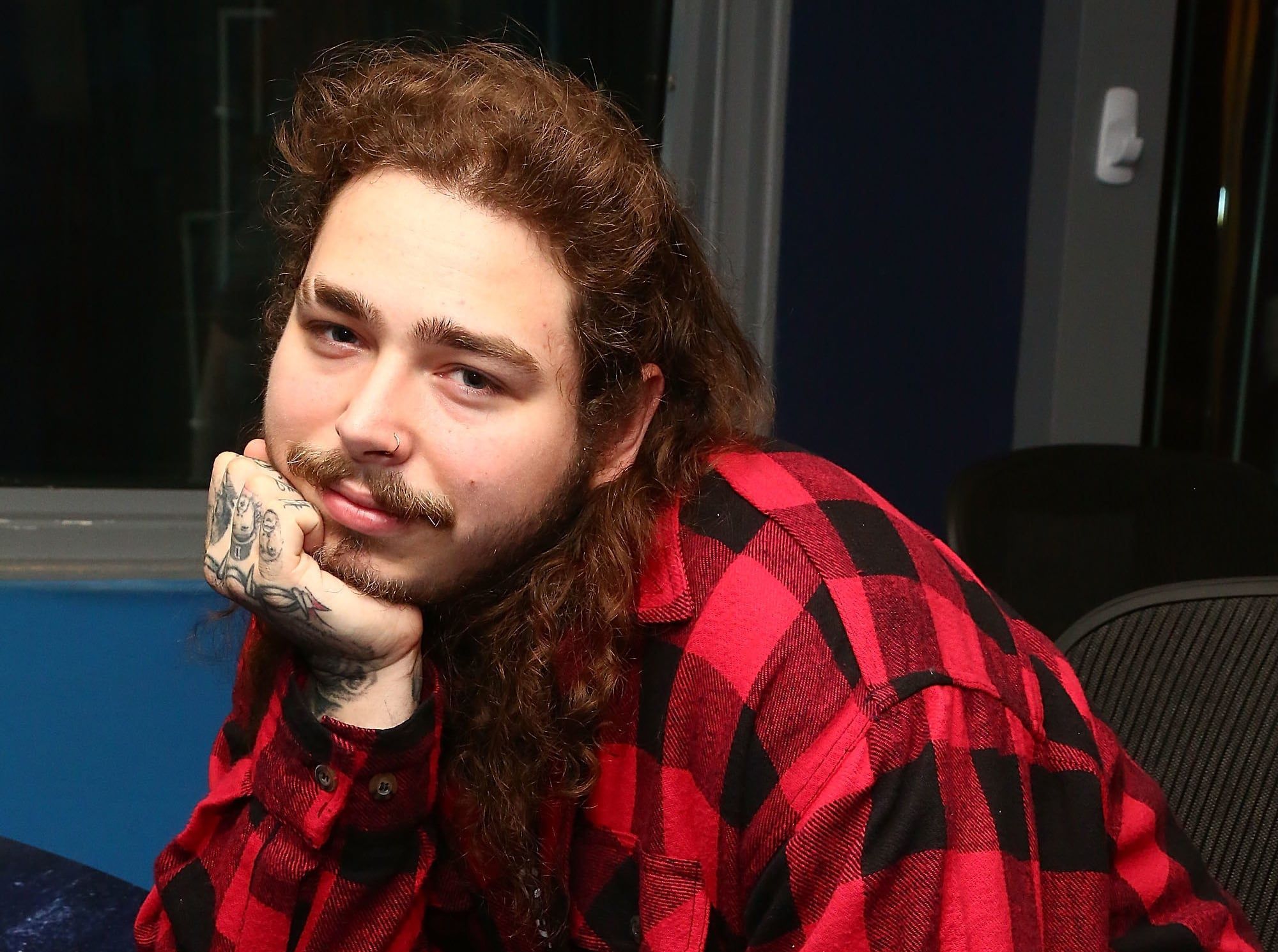 Post Malone sorridente gesti mani, 1280x720 720p, PC