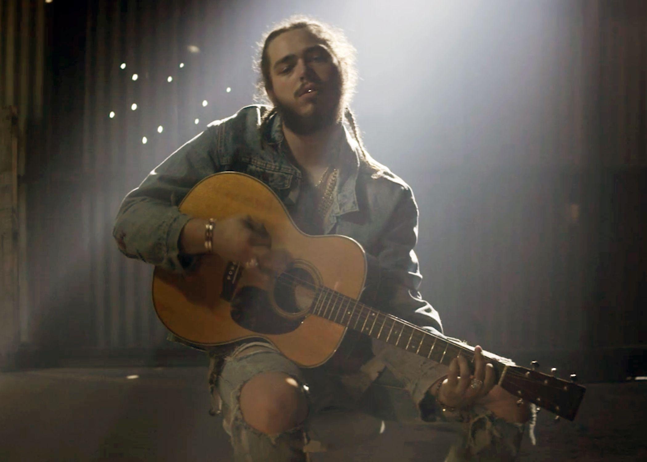 Post Malone con chitarra acustica, 2100x1500 alta risoluzione, PC