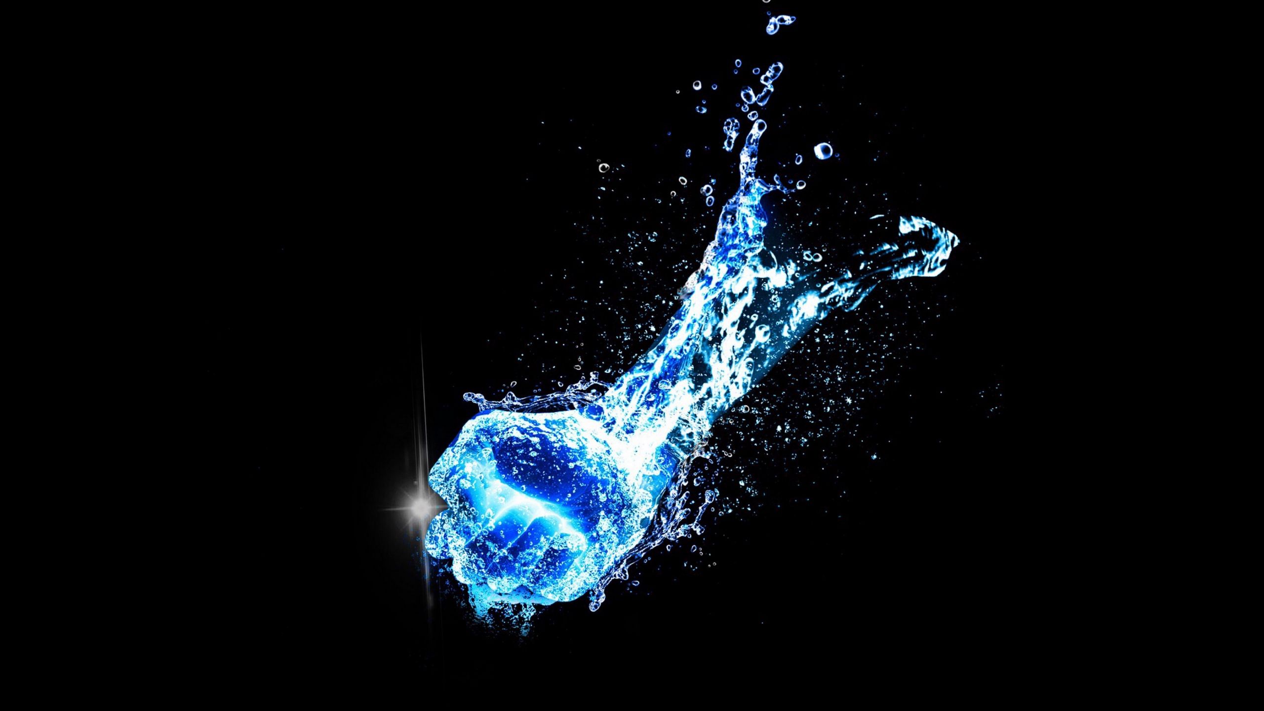 Pugno con schizzi d'acqua blu, 2560x1440 2K, Desktop