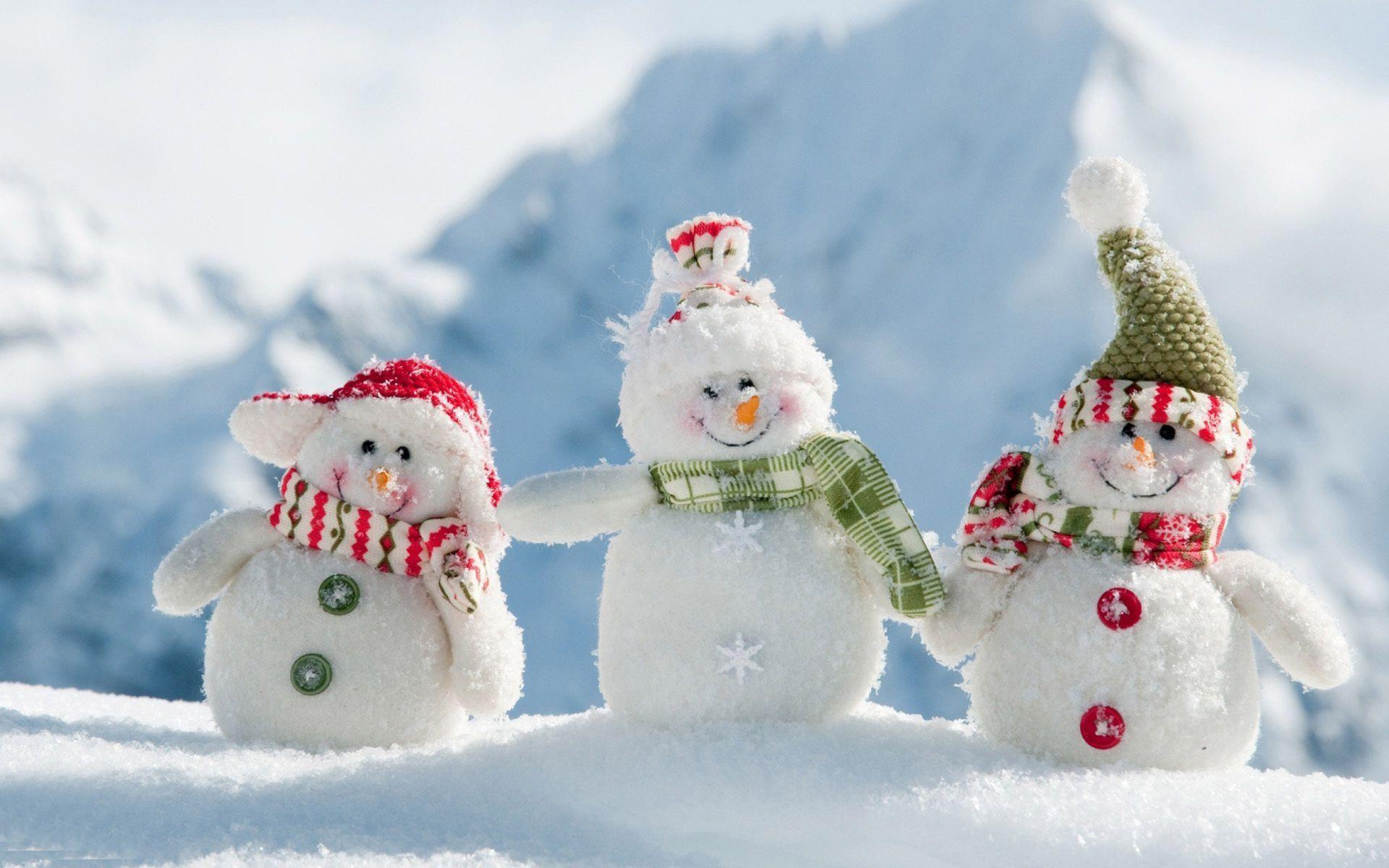 Tre pupazzi di neve con sciarpe, 1920x1200 Full HD+ WUXGA, Laptop