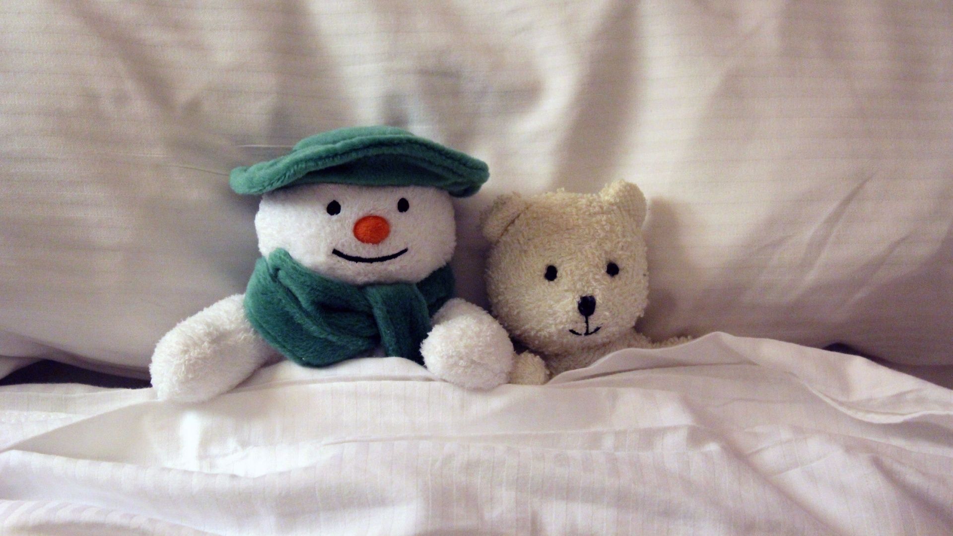 Pupazzo di neve peluche e orsetto, 1920x1080 Full HD 1080p, PC Desktop