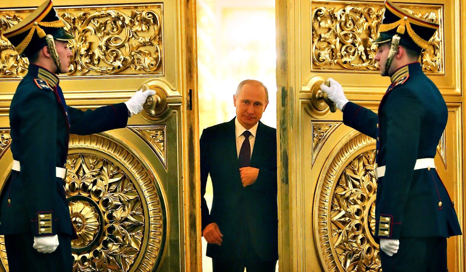 Putin porte dorate Cremlino, Vladimir Putin, 1600x937 HD Ready, PC
