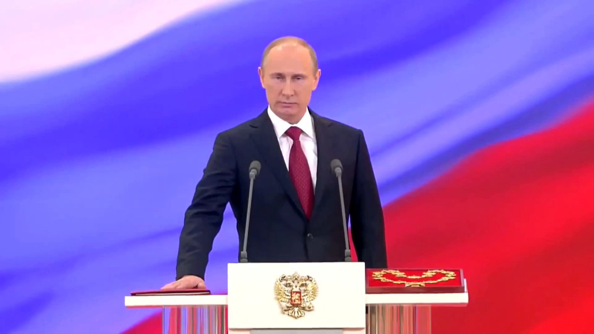 Putin al podio, bandiera russa, 1920x1080 1080p, PC Desktop