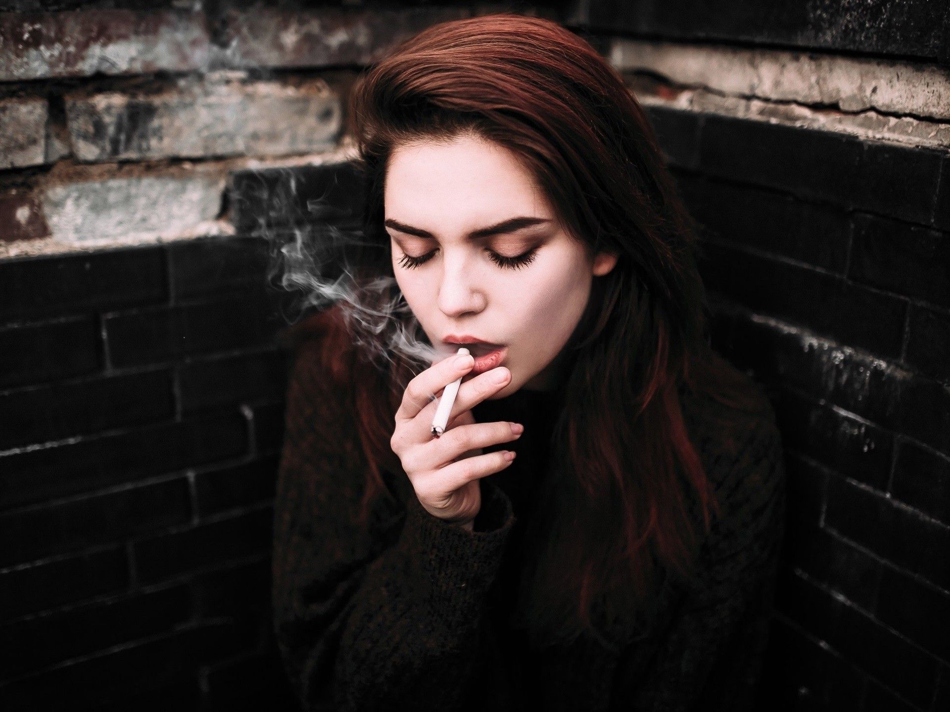 ragazza fuma sigaretta muro, 1920x1440 Full HD+, iMac