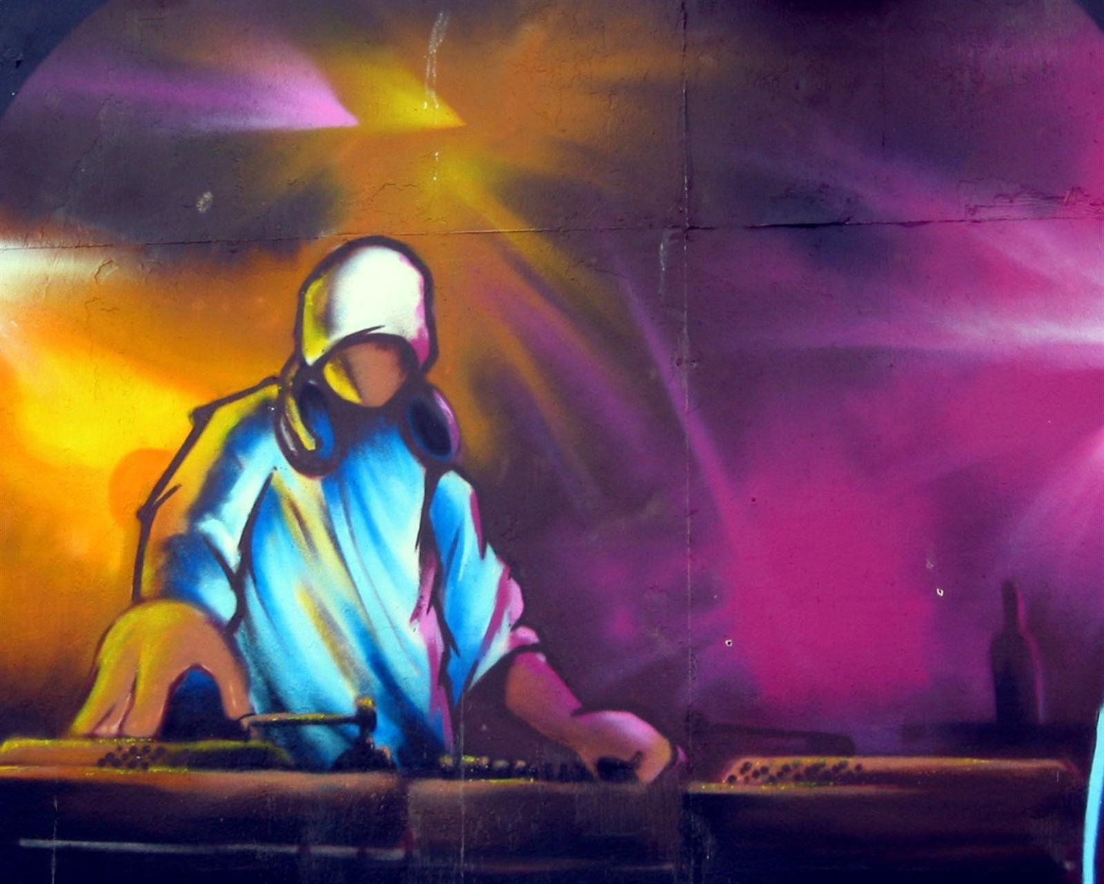 Ragazza DJ con cuffie, 4207x2799 4K Ultra HD, Monitor 4K