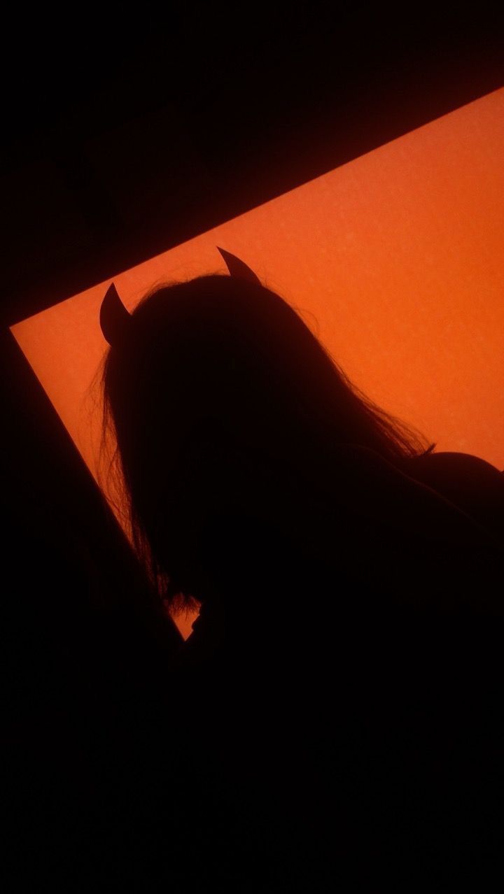 Silhouette ragazza corna diavolo, 720x1278 Verticale, Mobile