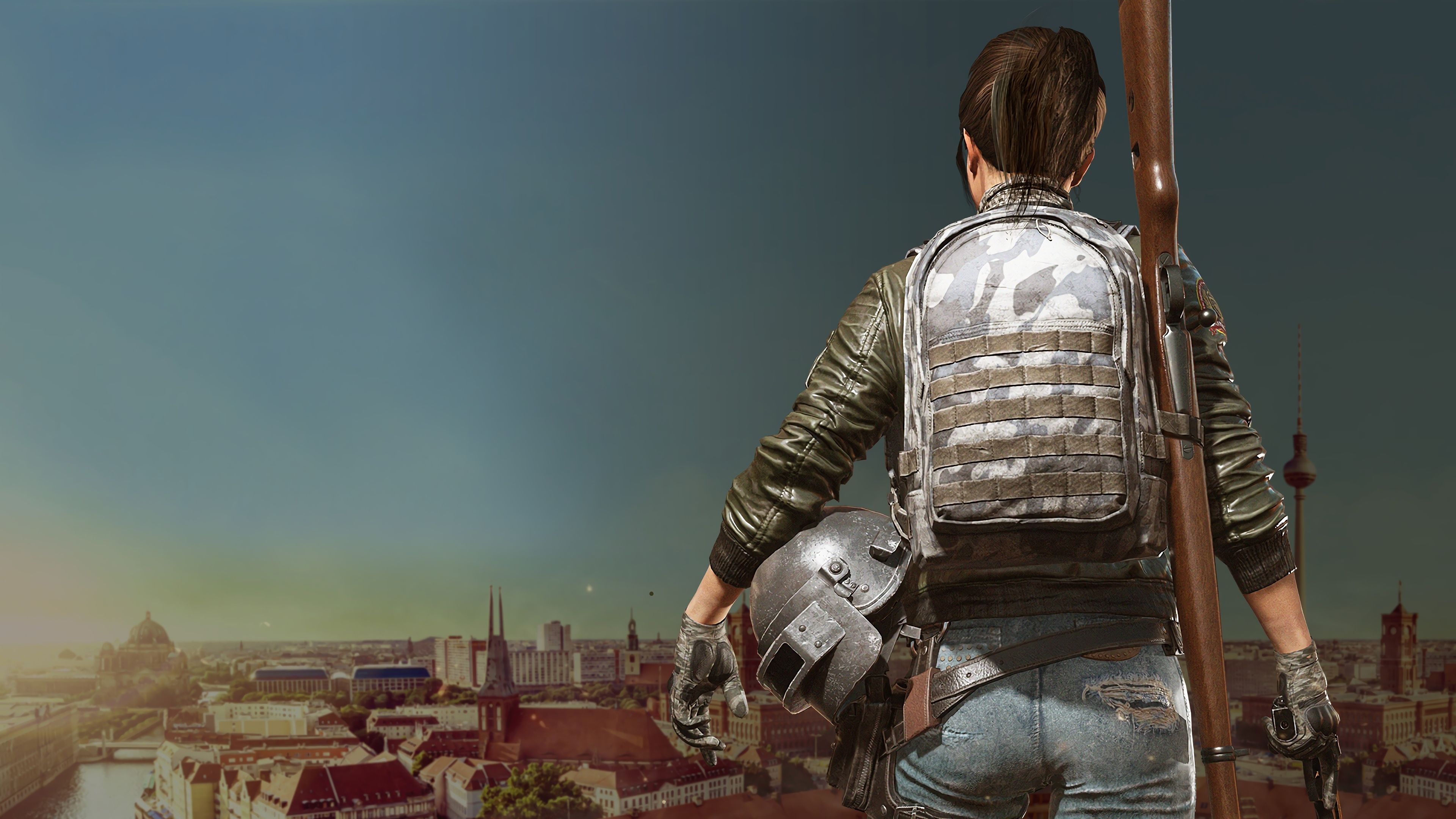 Ragazza PUBG con fucile e casco, 3840x2160 4K, Desktop 4K