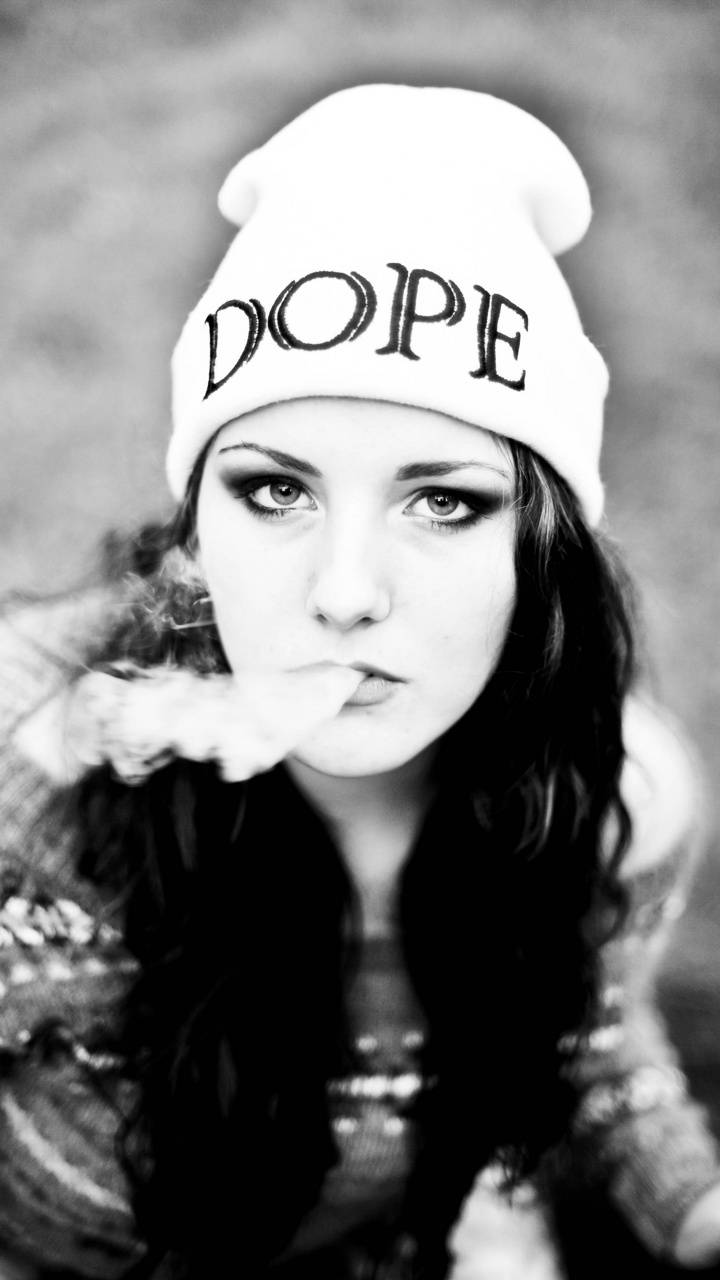 Ragazza berretto Dope bianco/nero, 720x1280 Full HD Verticale, Smartphone