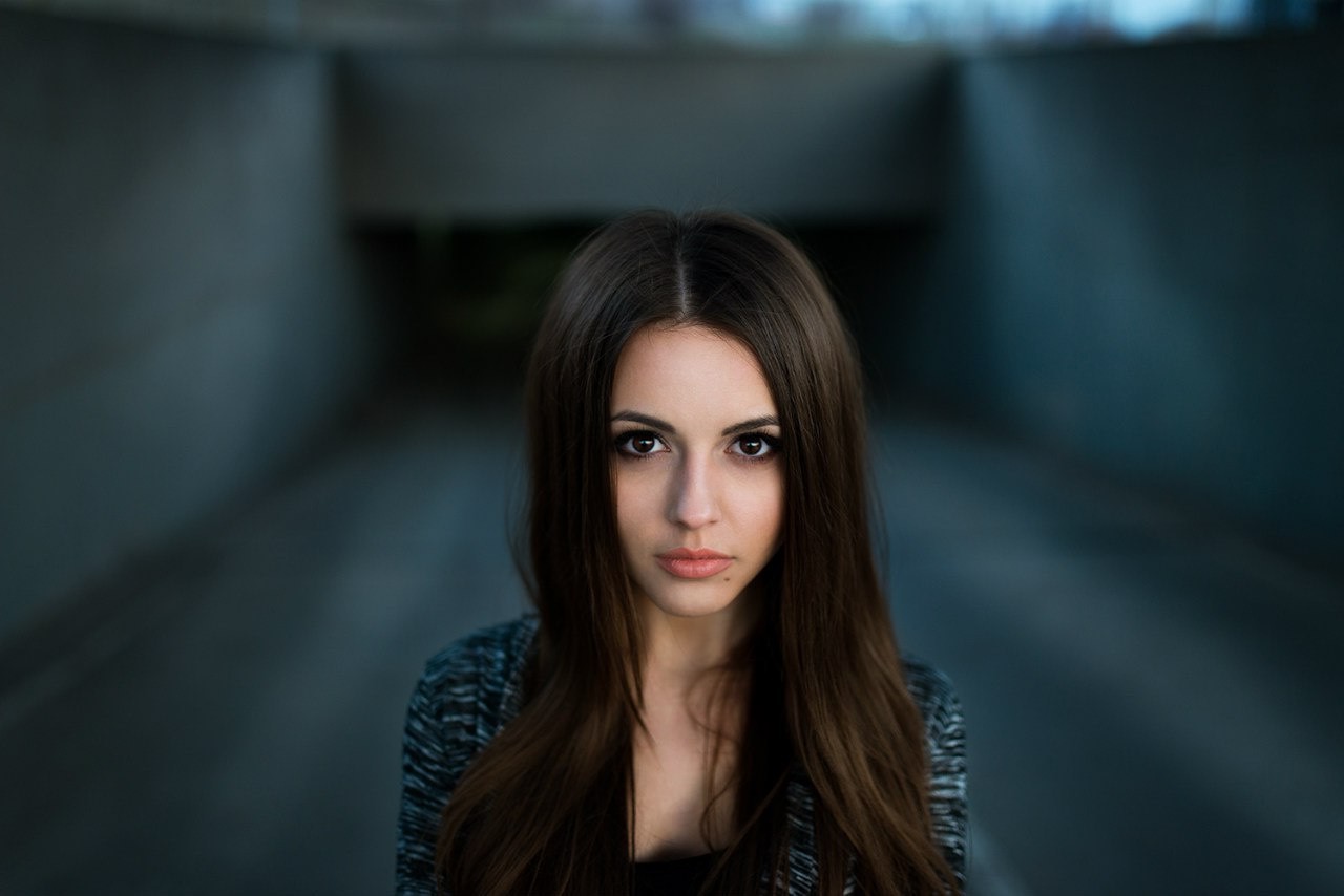 Ragazza capelli lunghi scuri, 1280x854 720p, PC