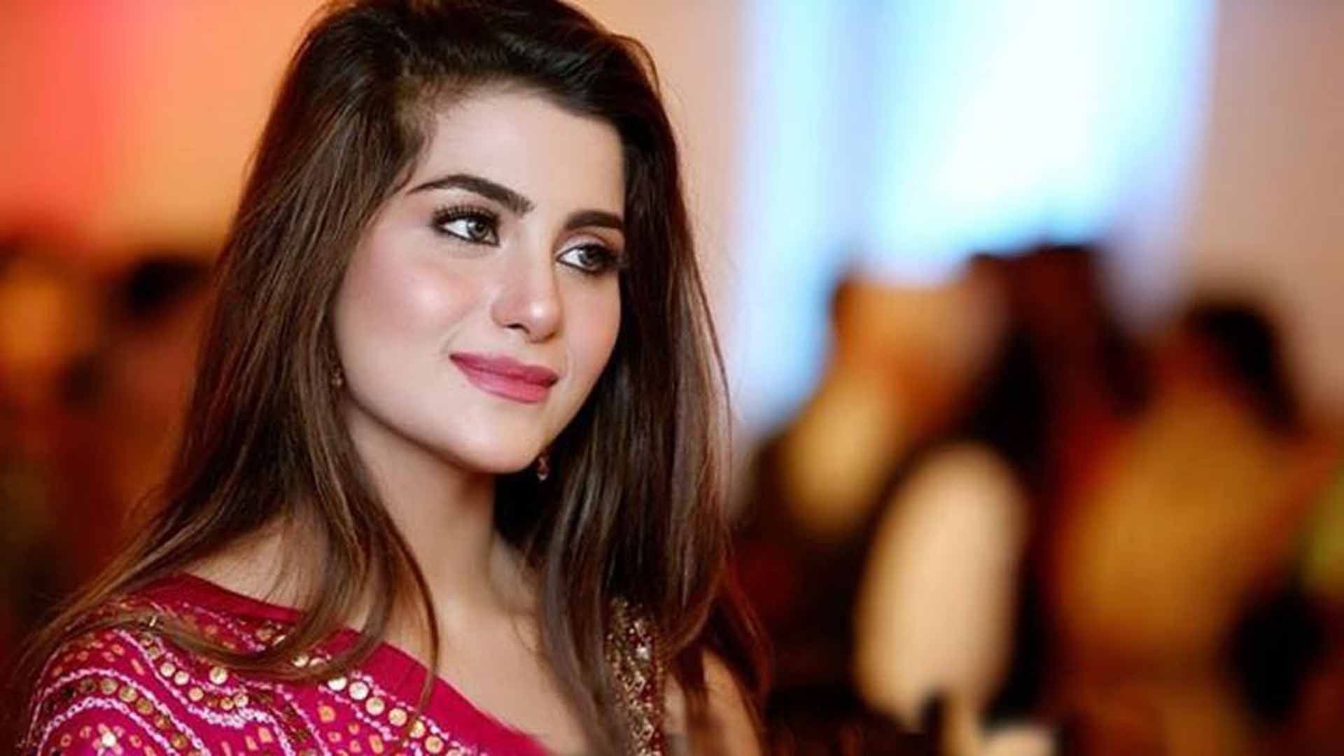 Ragazza pakistana abito rosso, 1920x1080 Full HD 1080p, PC Desktop