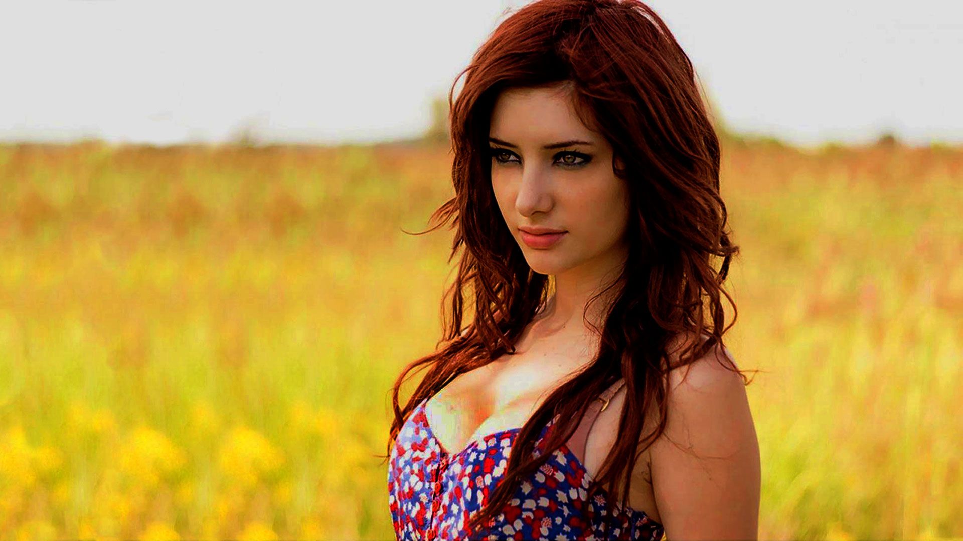 Ragazza capelli rossi campo, 1920x1080 Full HD, PC Desktop