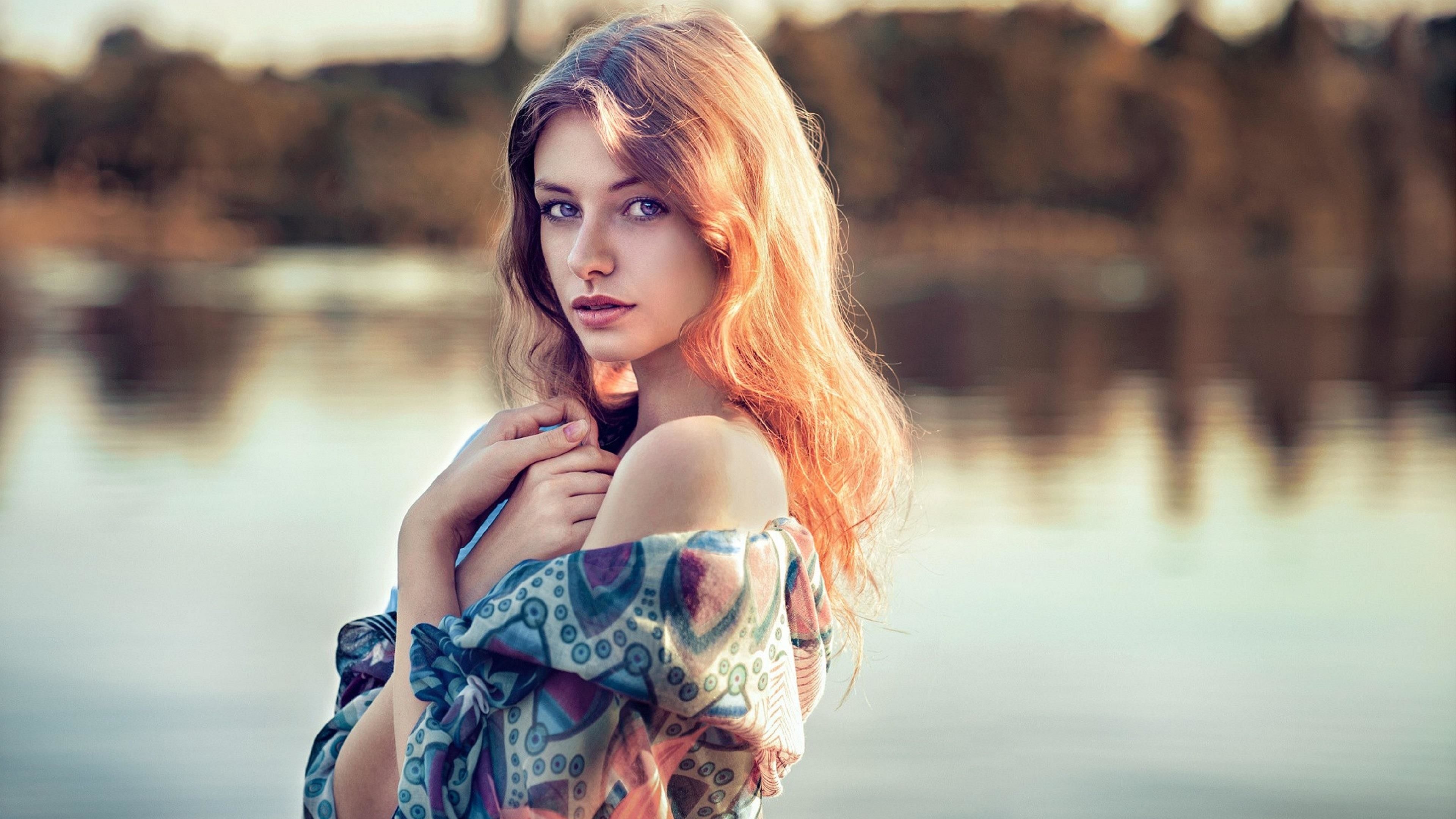 Ragazza rossa vicino lago, 3840x2160 Ultra HD, 4K TV