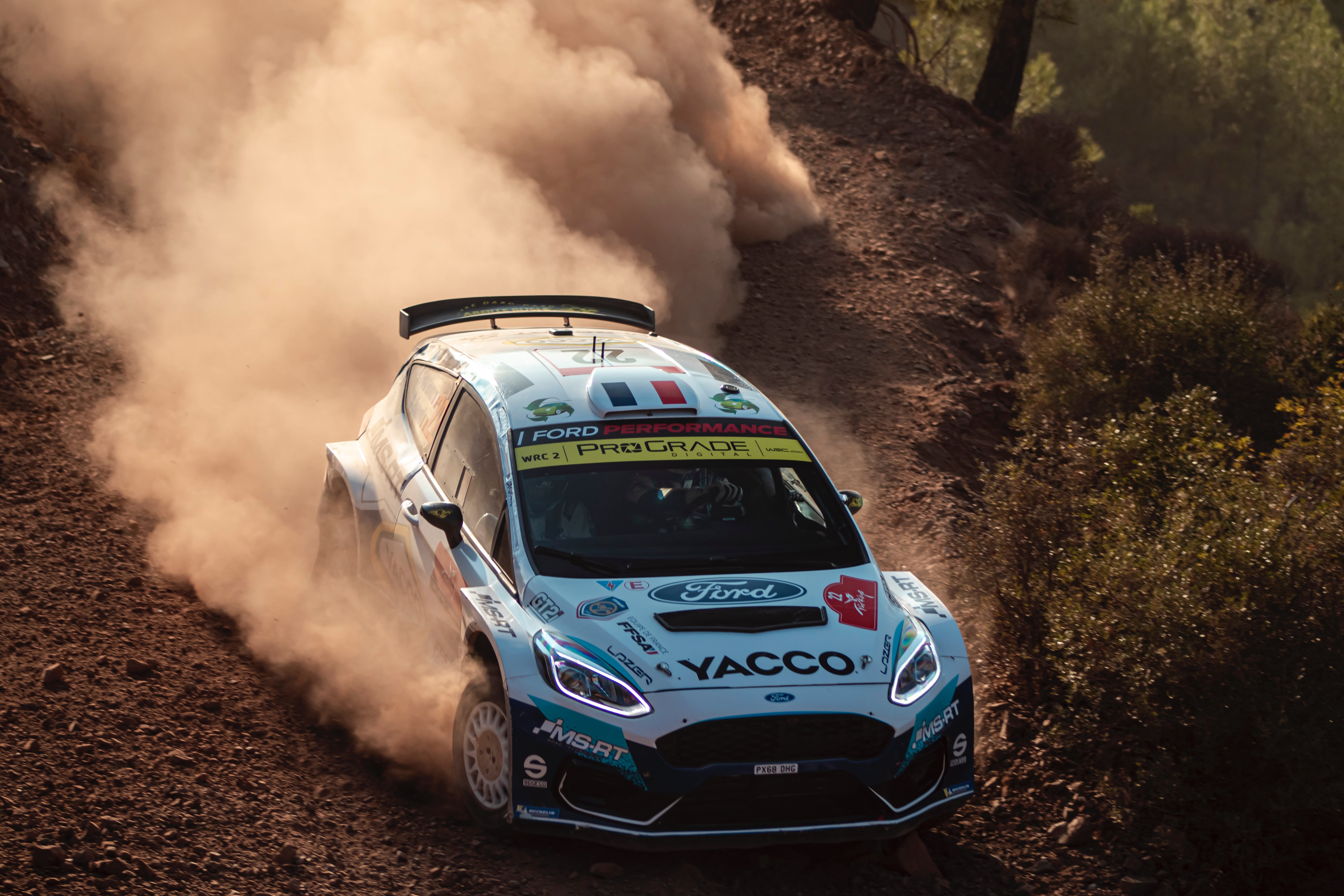 Auto rally Ford Fiesta polvere, 6000x4000 Ultra HD, Monitor 4K