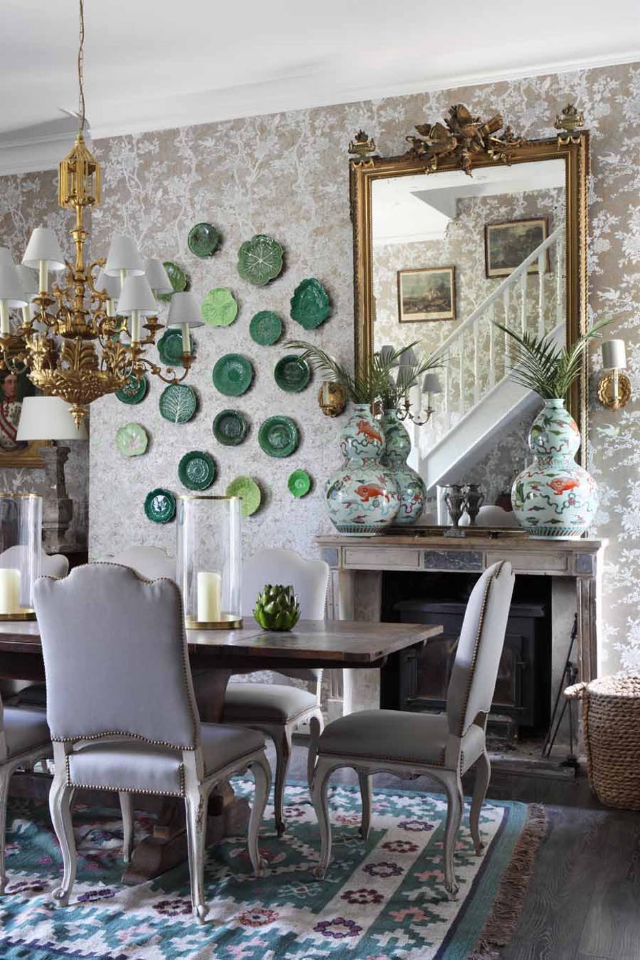 Sala da pranzo con piatti verdi a parete, 930x1395 Full HD Verticale, Smartphone