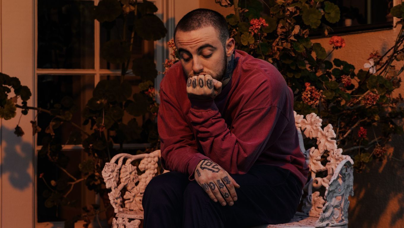 Mac Miller seduto pensieroso, 1360x768 HD, Lenovo Legion
