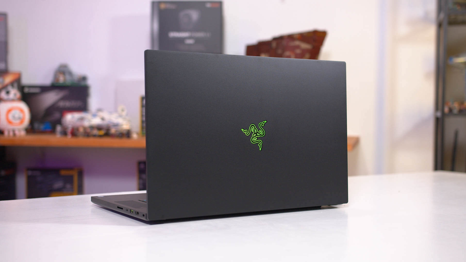 Laptop Razer Blade nero, 1200x800 HD, Lenovo Legion