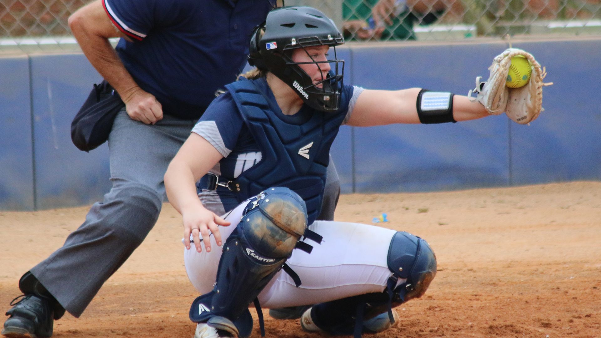 Ricevitore di softball con guantone, 1920x1080 Full HD, Desktop