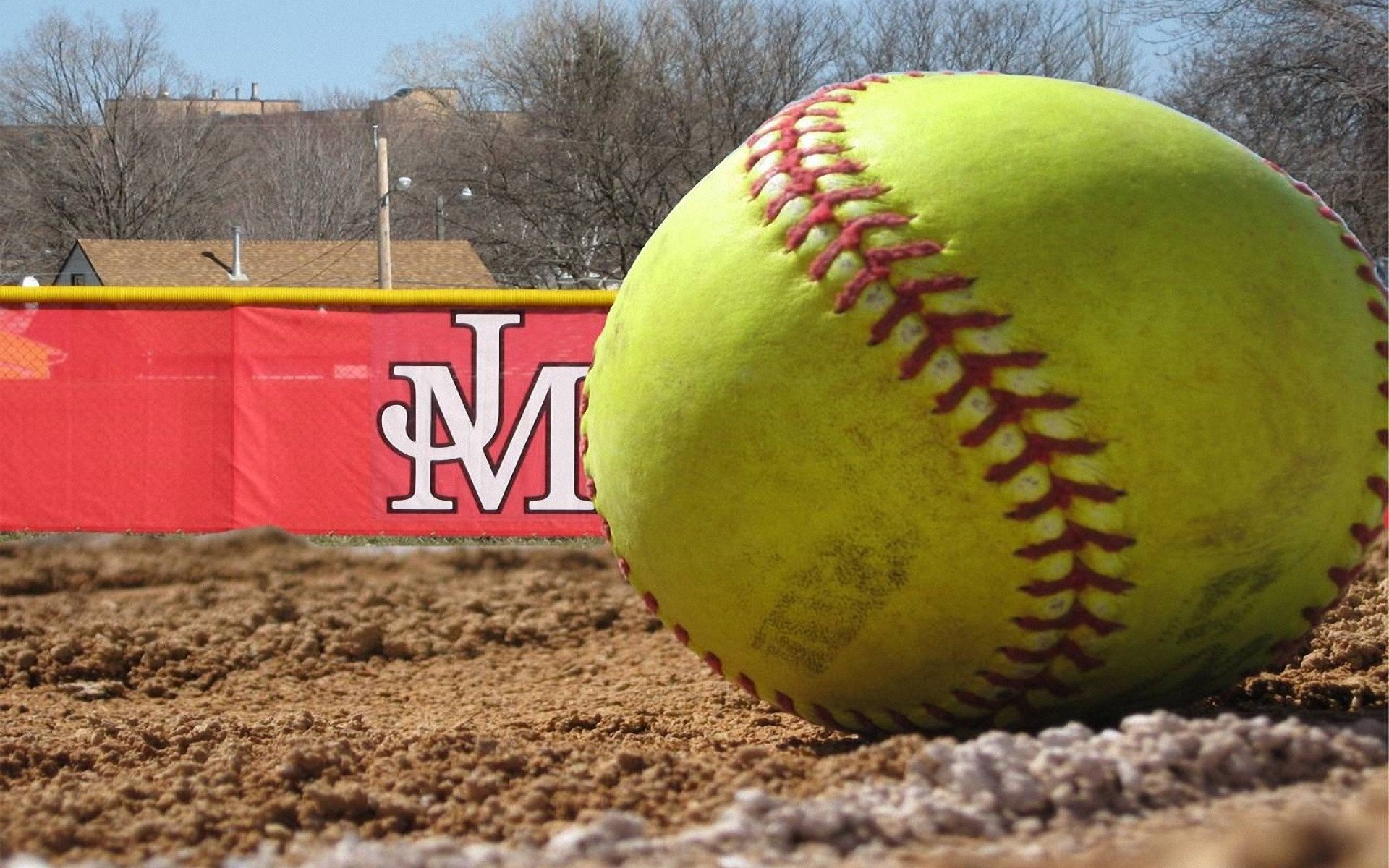 Softball giallo su terreno, 1920x1200 Full HD+, PC Desktop