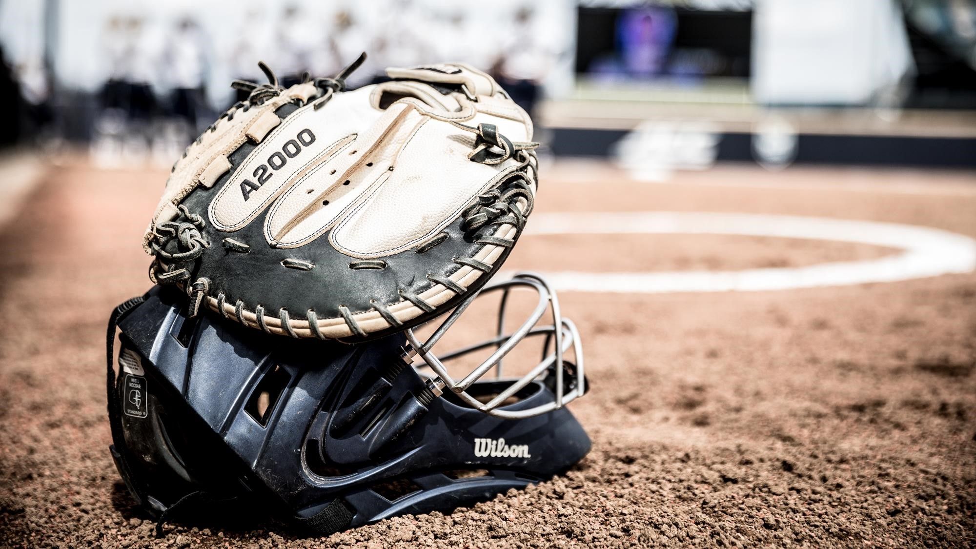 Guantone e maschera softball, 2000x1125 Hi-Res, Laptop