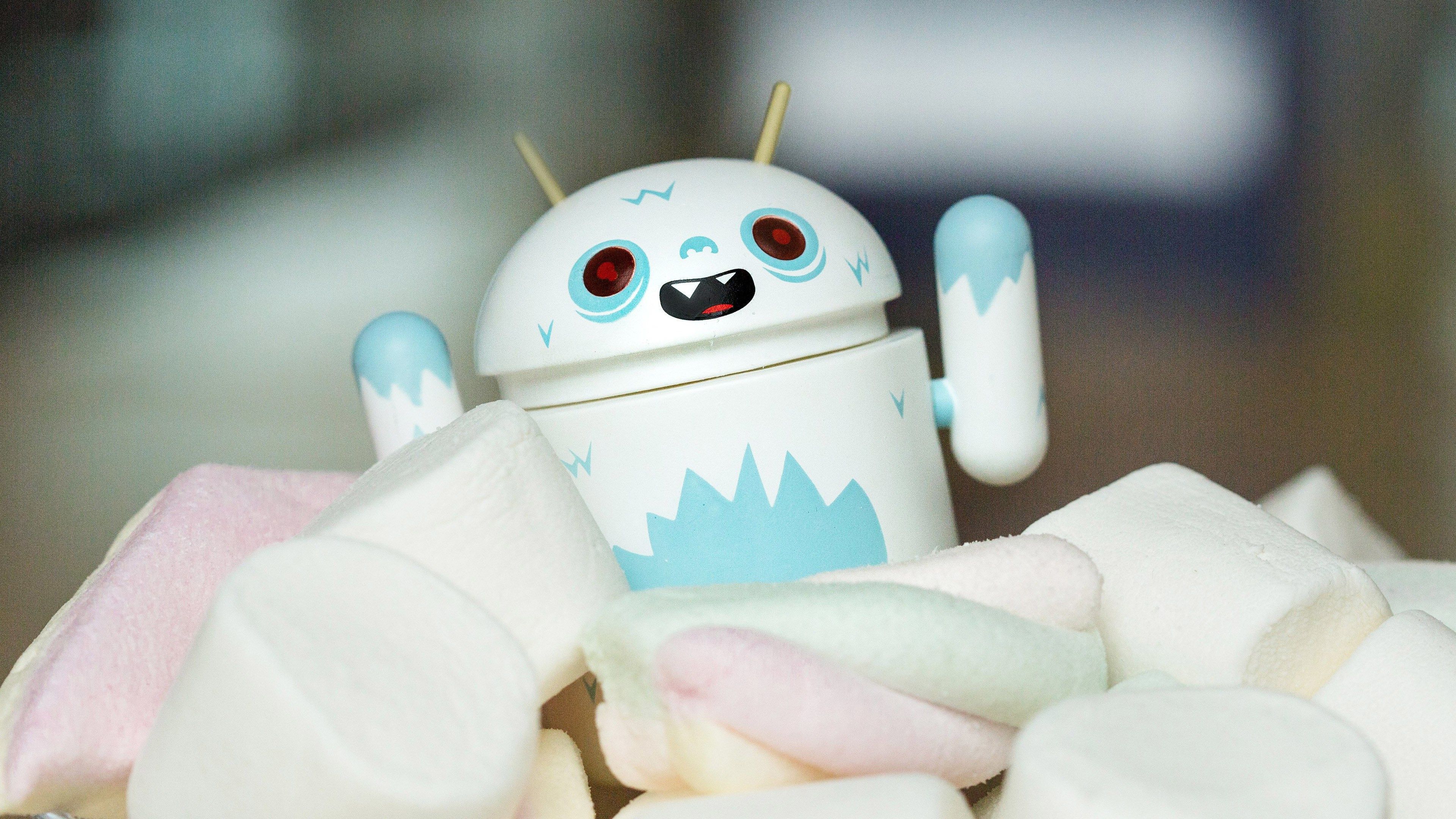 Robot Android bianco tra marshmallow, 3840x2160 Ultra HD, Monitor 4K
