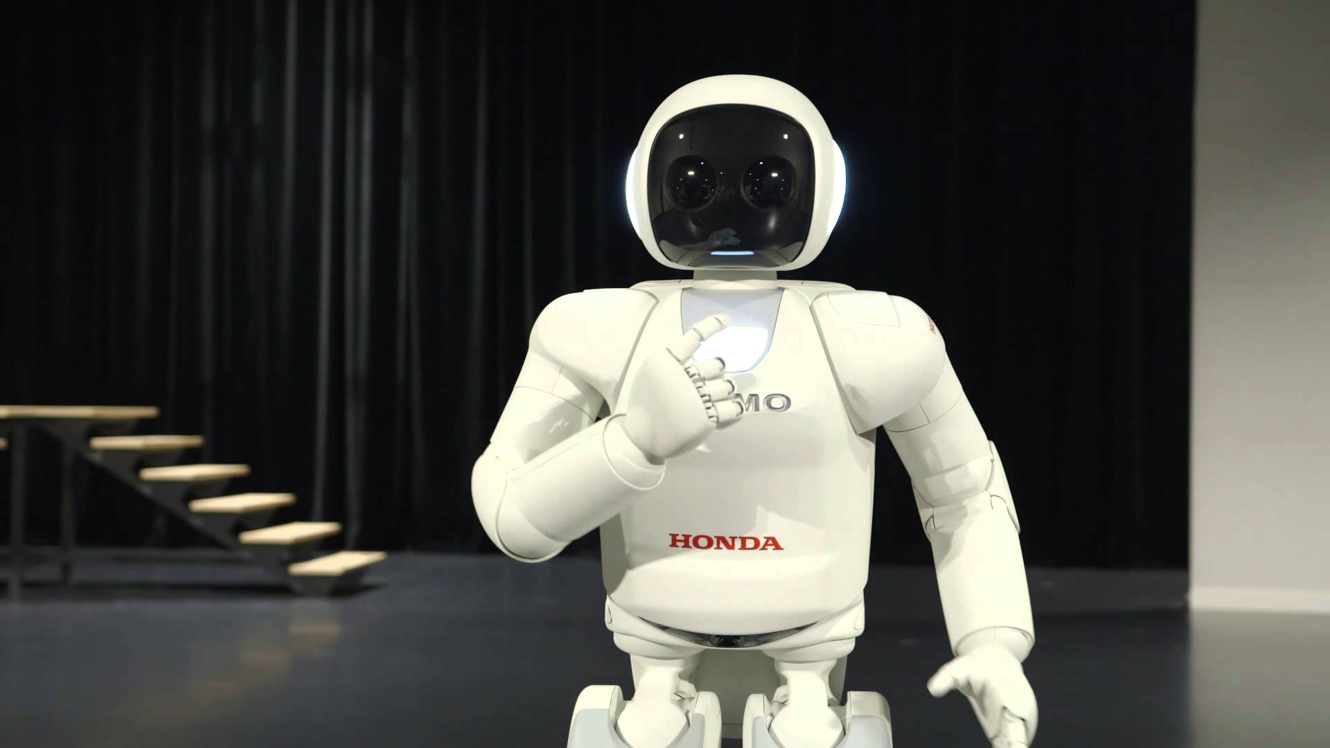 Robot umanoide bianco che cammina, 3748x3748 WQXGA, Monitor Gaming