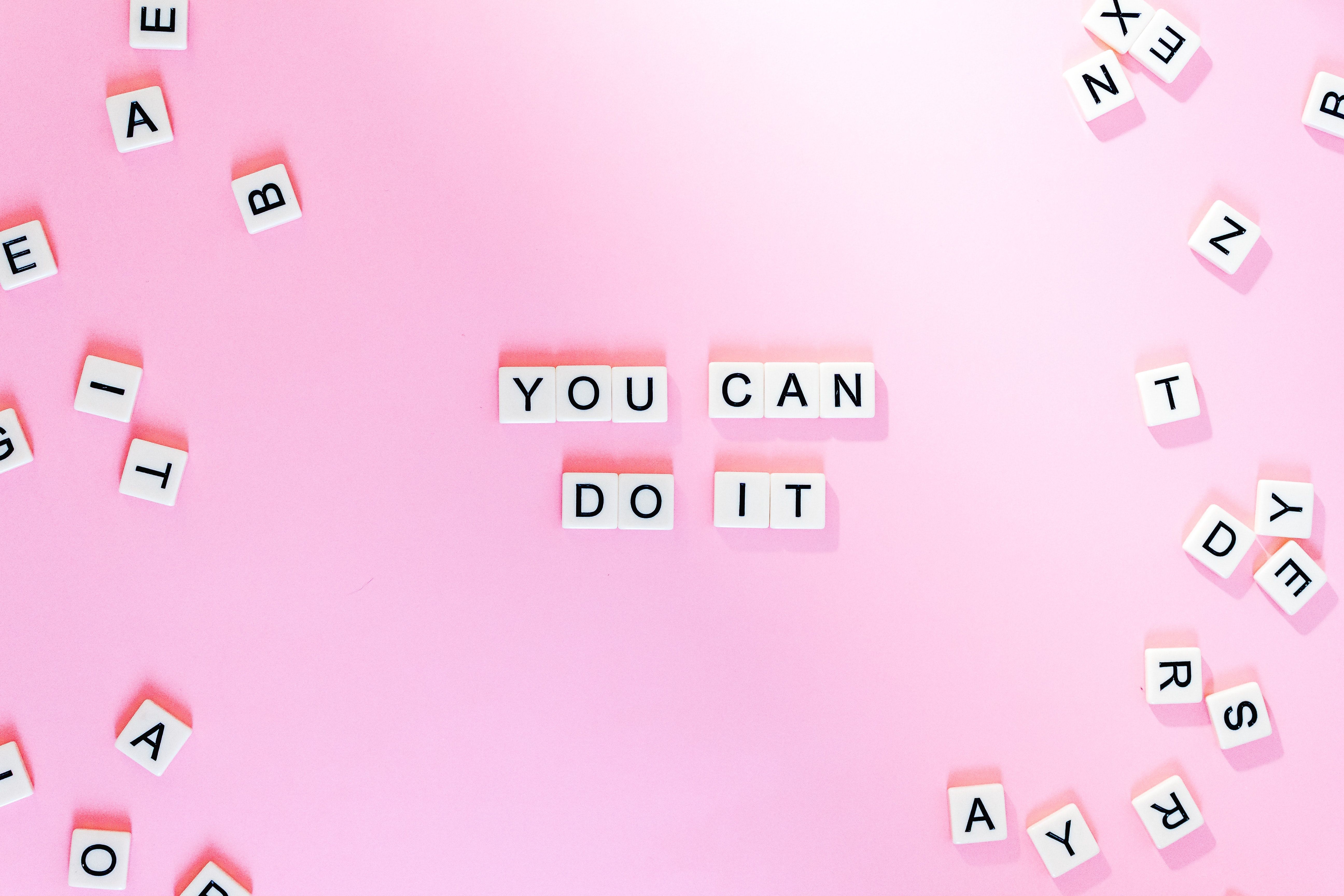 Lettere scrabble su rosa, 5184x3456 5K, Monitor 4K