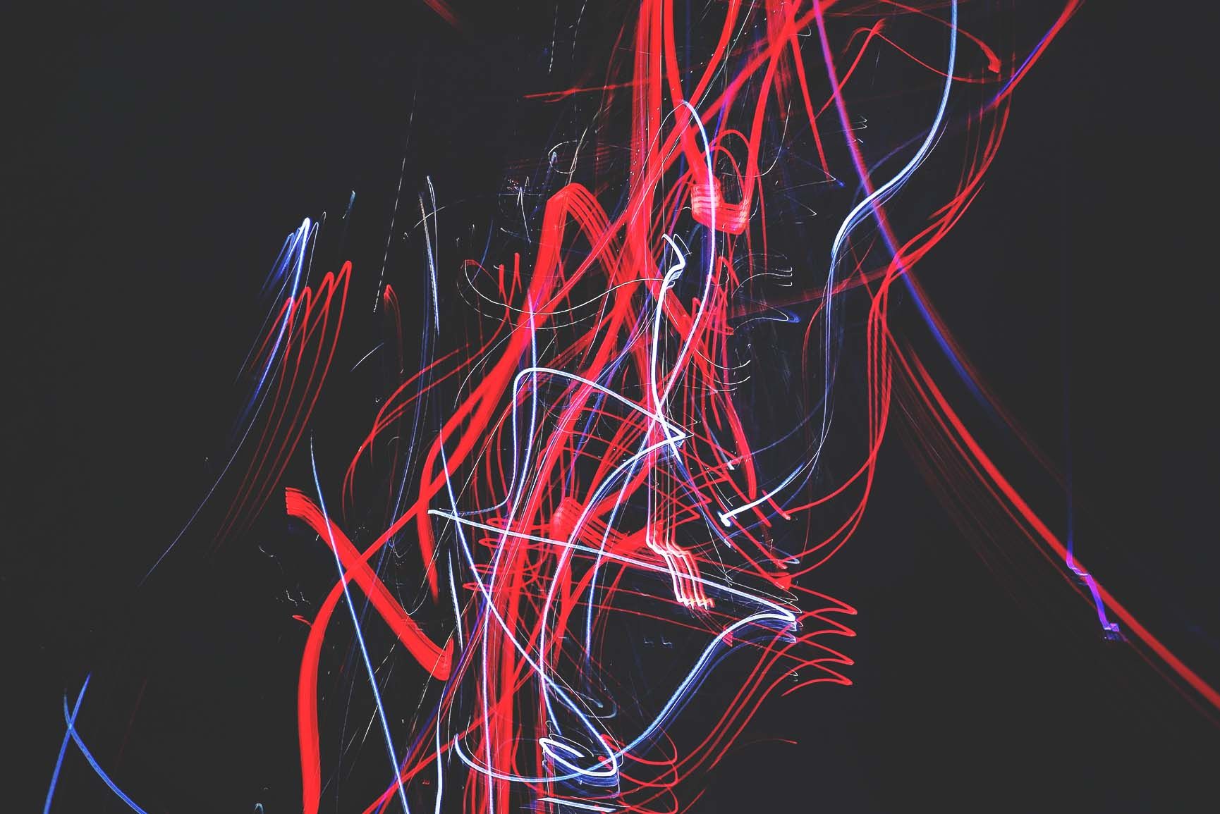 Linee luminose rosse su nero, 1730x1155 HD, Desktop