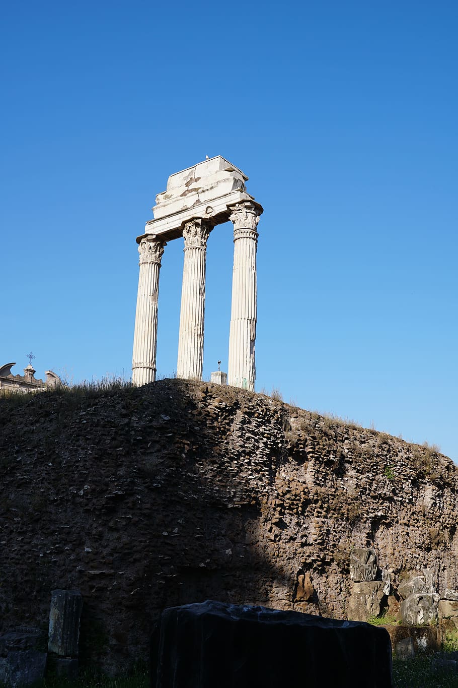 Colonne romane in rovina, 910x1365 Full HD Verticale, iPhone