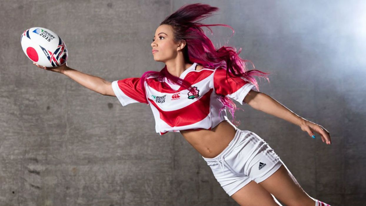 Giocatrice rugby maglia rossa-bianca, 1244x700 HD, Laptop