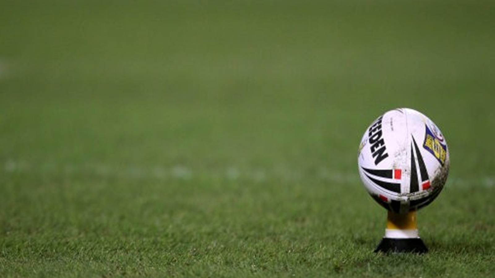 Pallone da rugby su tee, 1600x900 900p, Desktop