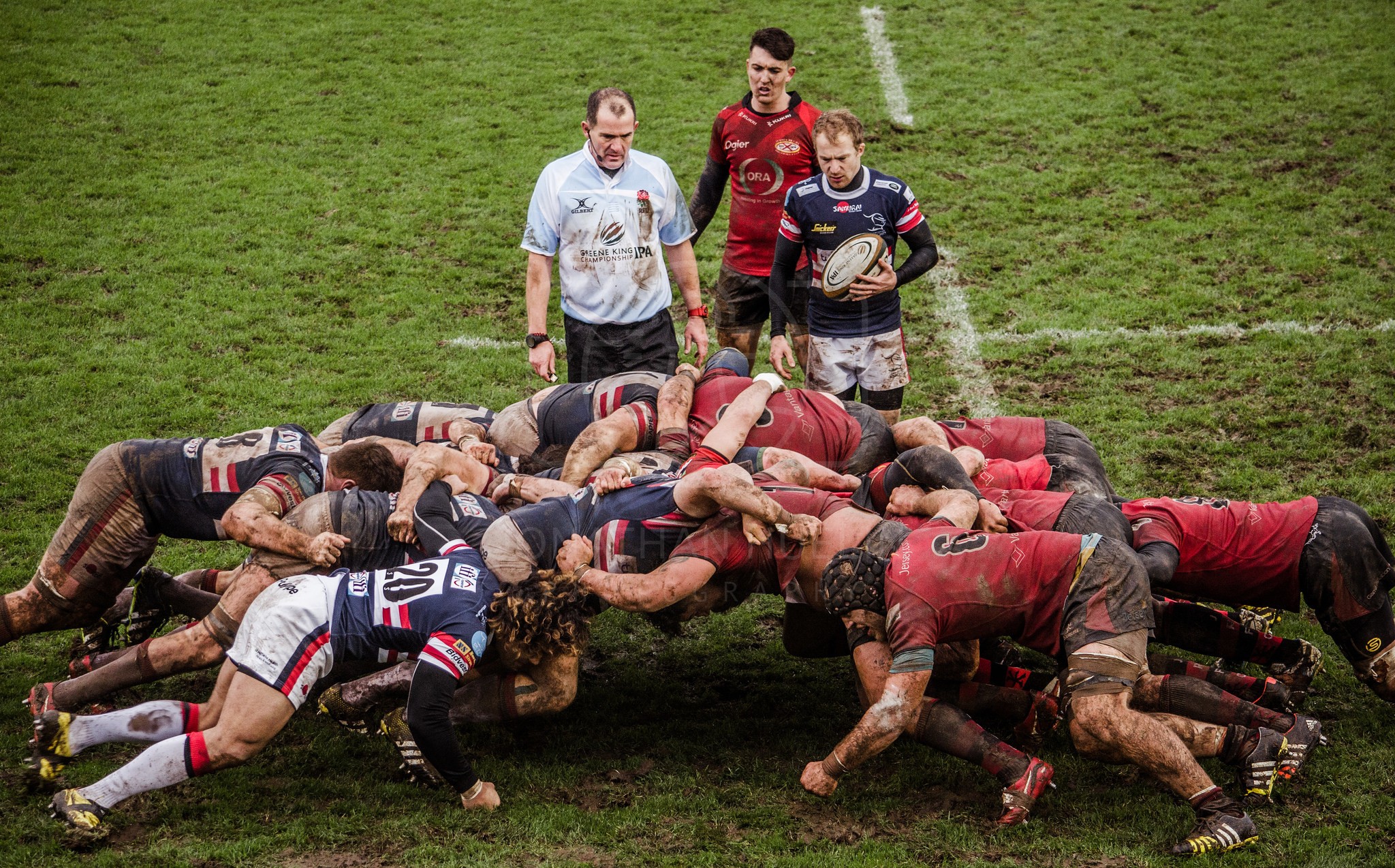 Mischia di rugby in campo, 2048x1274 Hi-Res, iMac